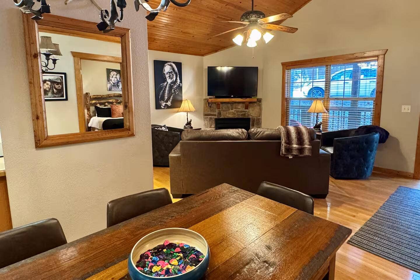 207 Cantwell Lane, #Cabin 77, Branson West, MO 65737 Legends