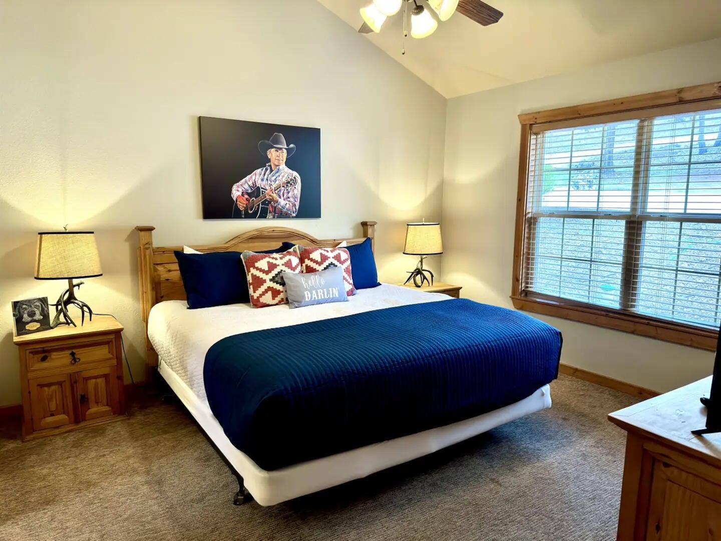 207 Cantwell Lane, #Cabin 77, Branson West, MO 65737 King Bed