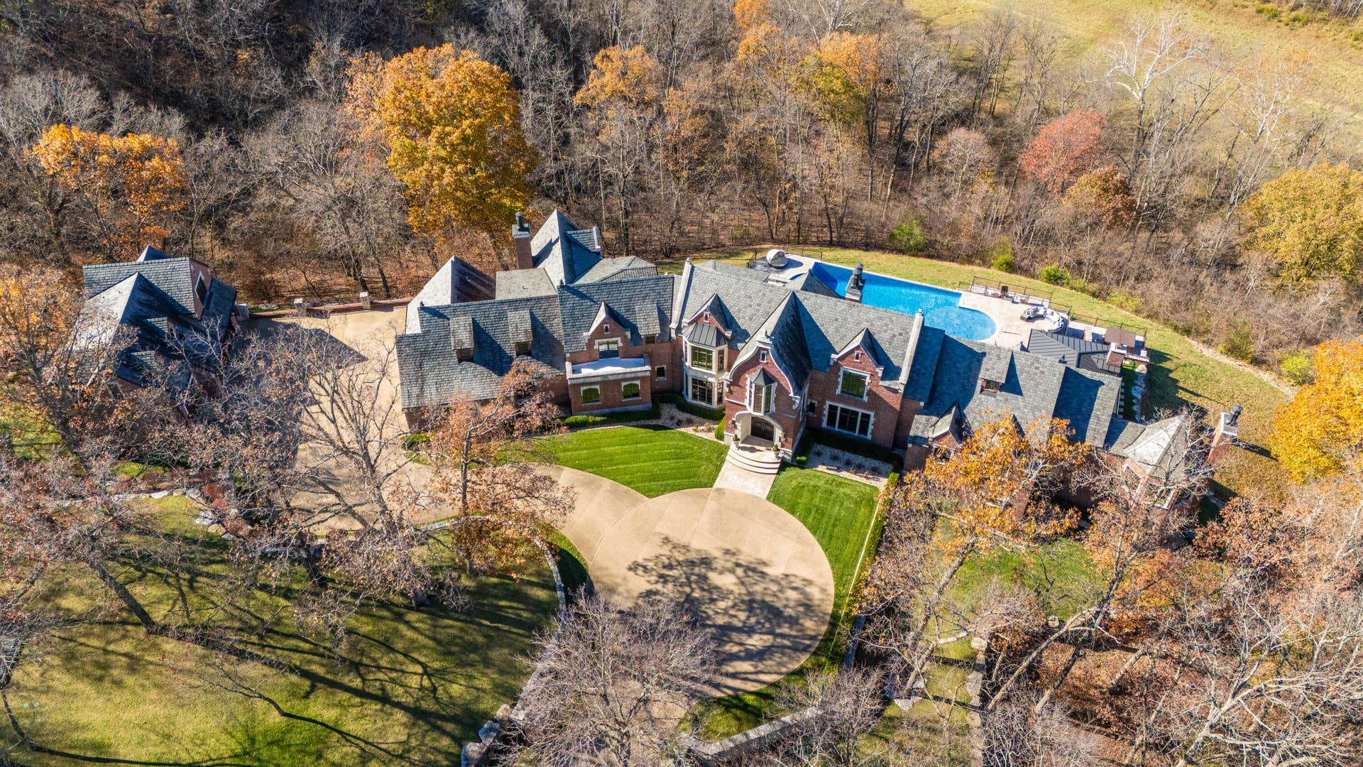 6052 E Summit View Drive, Springfield, MO 65809 DJI_20240602211421_0018_D