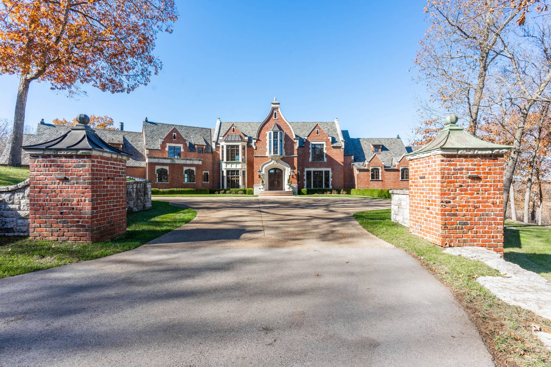 6052 E Summit View Drive, Springfield, MO 65809 DSC00856-HDR