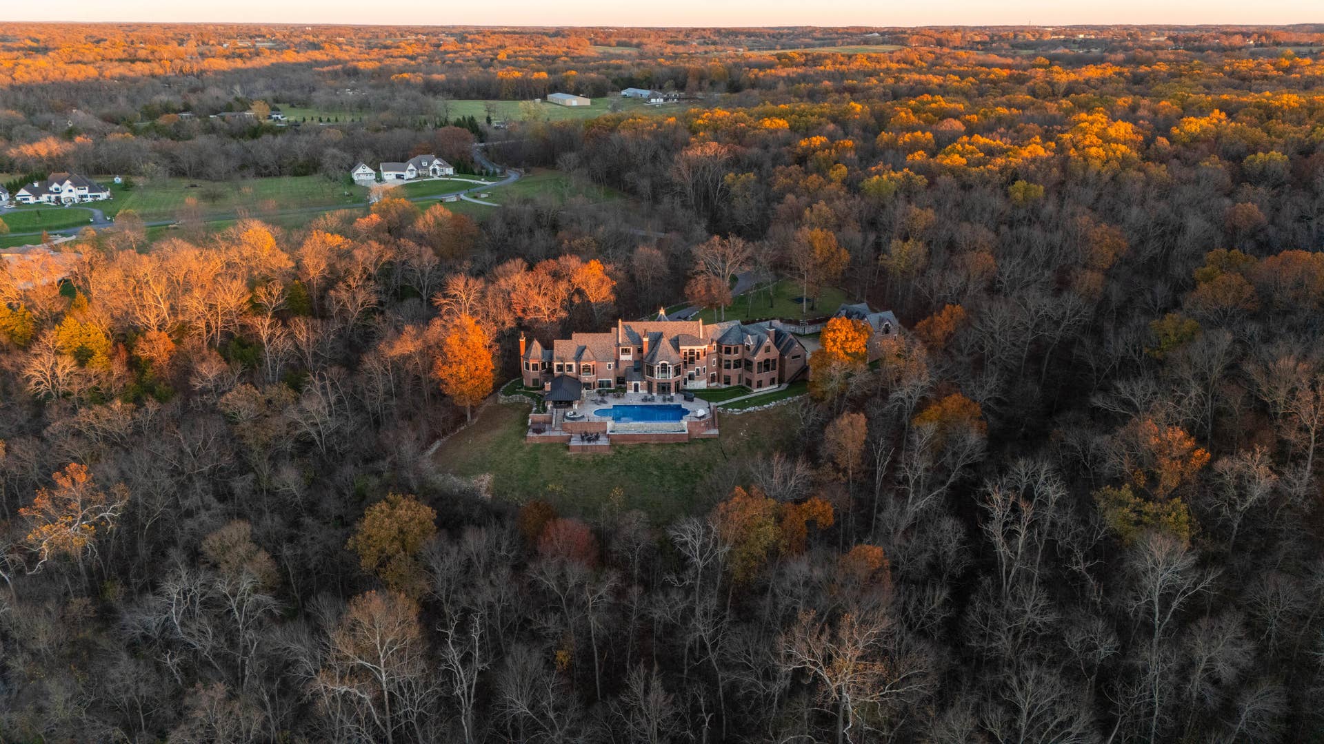 6052 E Summit View Drive, Springfield, MO 65809 DJI_20240603012852_0058_D