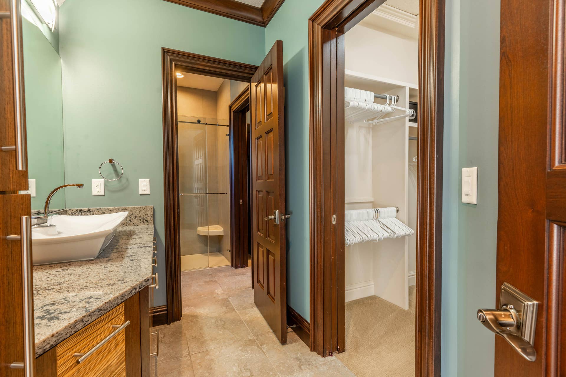 6052 E Summit View Drive, Springfield, MO 65809 DSC00379-HDR