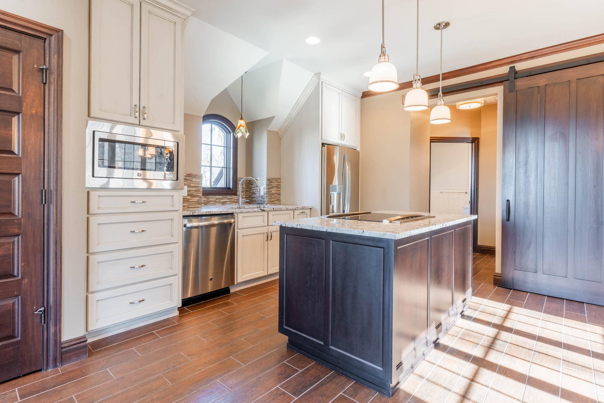 6052 E Summit View Drive, Springfield, MO 65809 DSC00757-HDR
