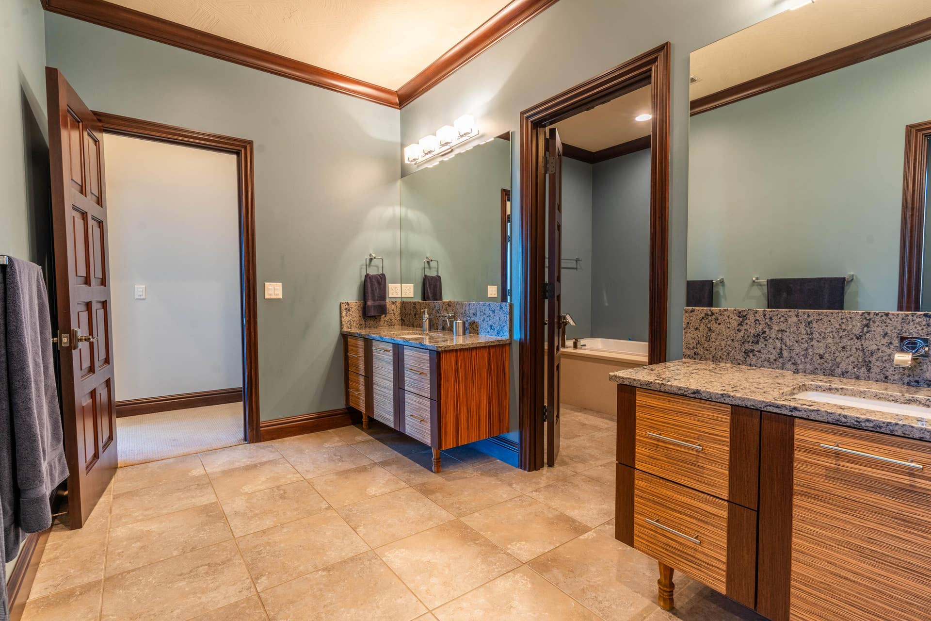 6052 E Summit View Drive, Springfield, MO 65809 DSC00730-HDR