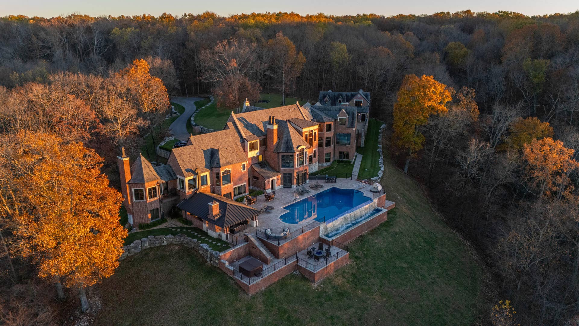6052 E Summit View Drive, Springfield, MO 65809 DJI_20240603012505_0048_D