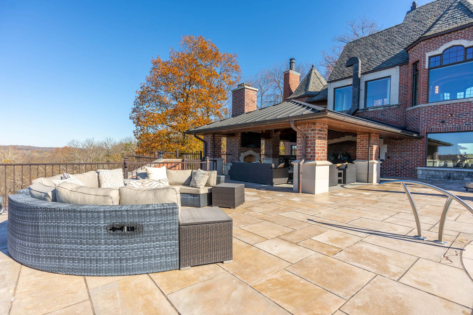 6052 E Summit View Drive, Springfield, MO 65809 DSC00820-HDR