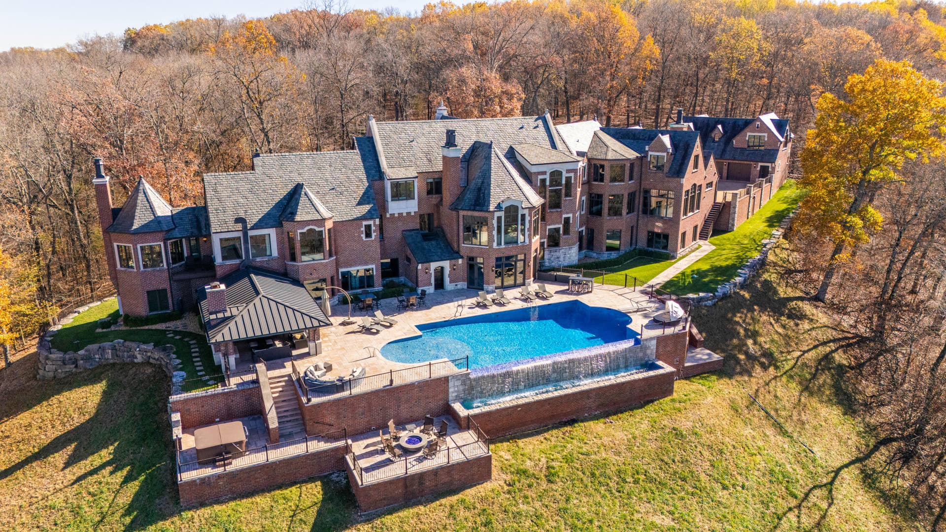 6052 E Summit View Drive, Springfield, MO 65809 DJI_20240602211621_0020_D