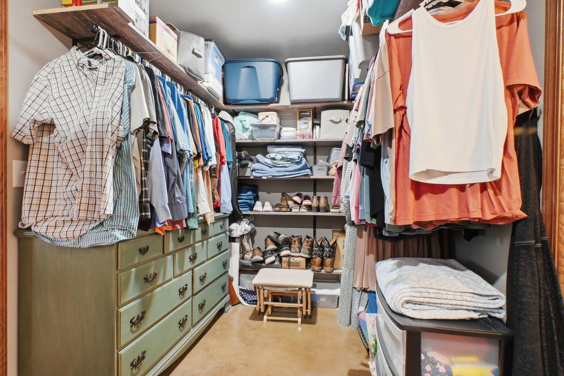 Walk through closet