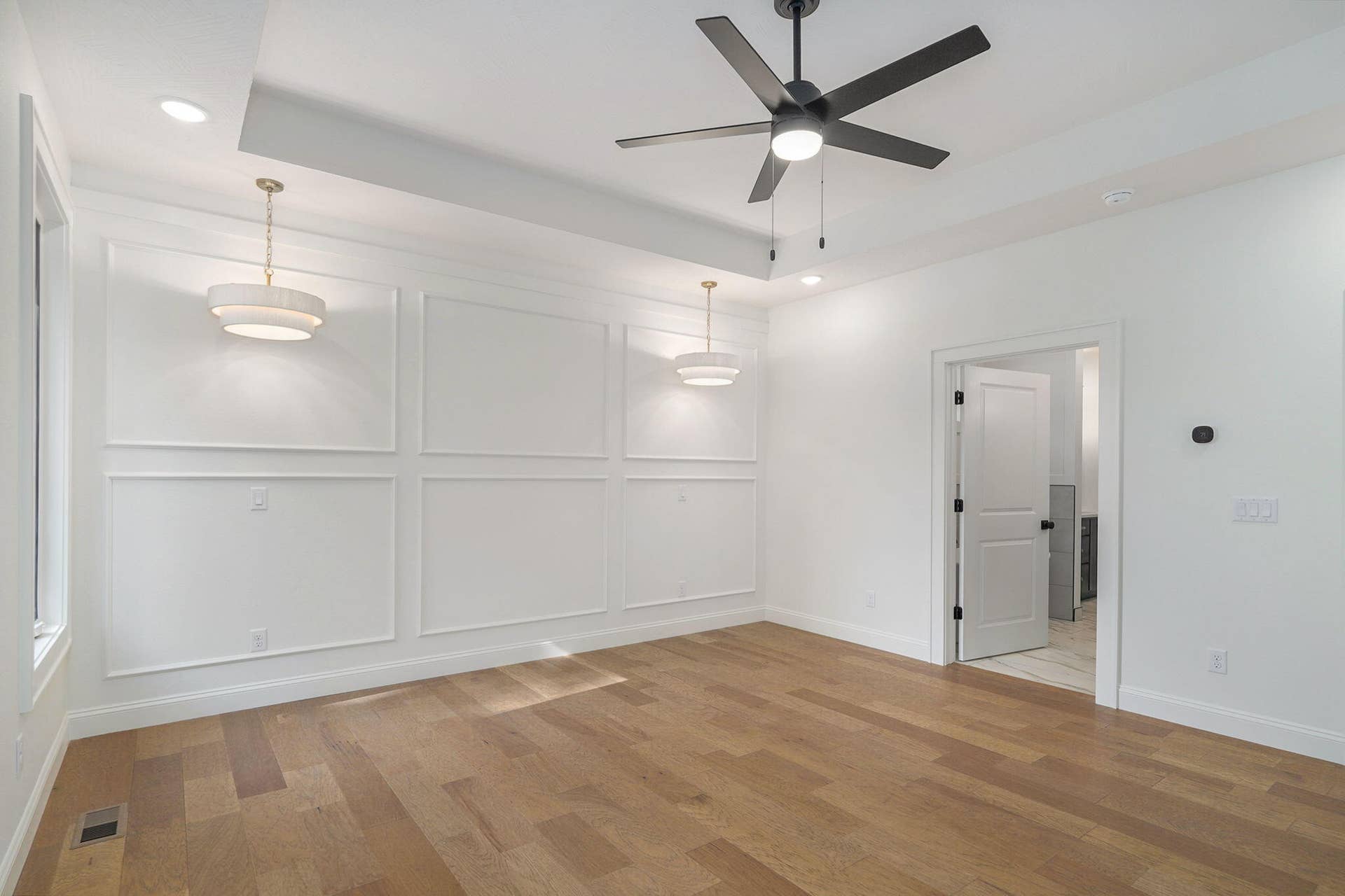 2011 N Silver Charm Ave-21