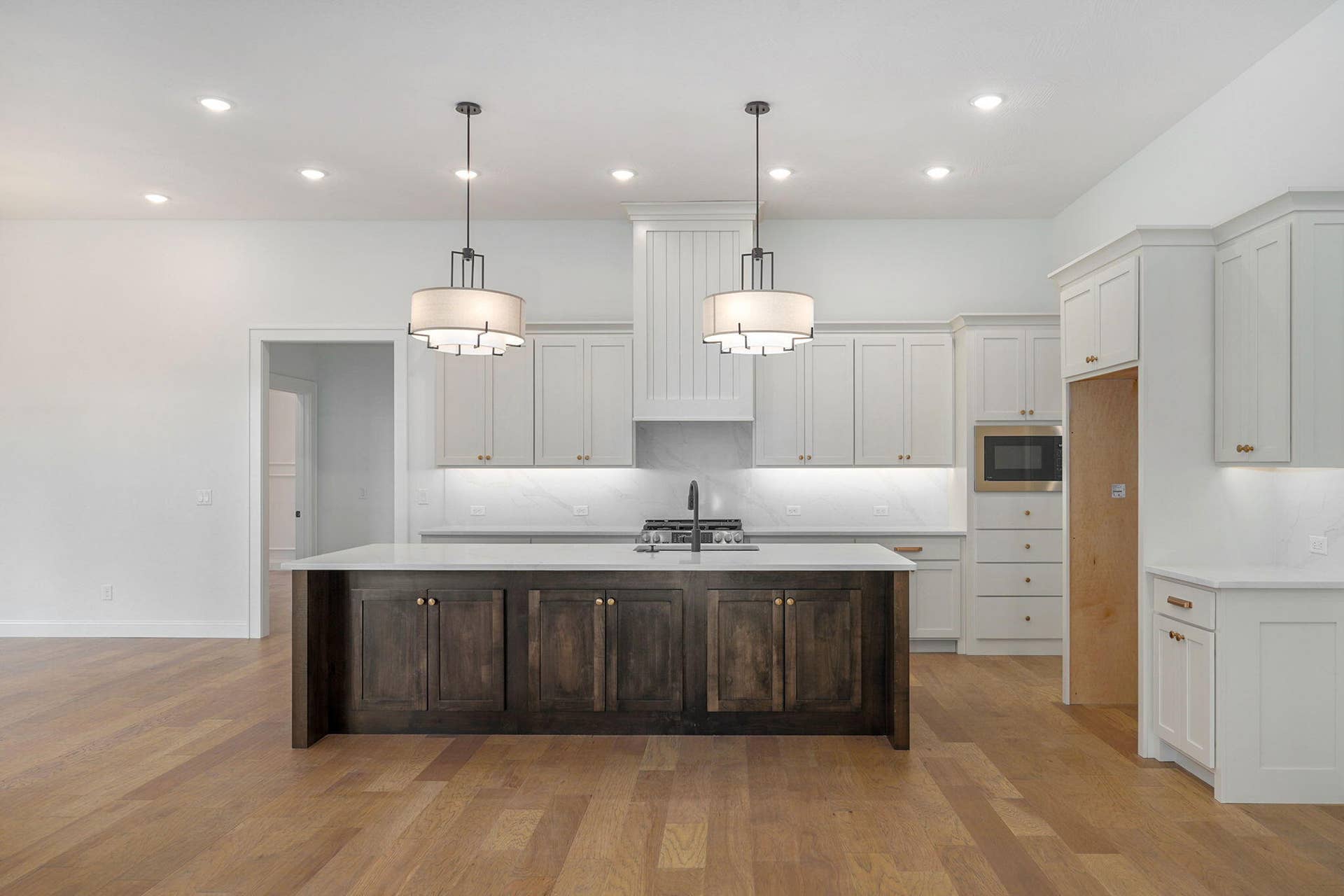 2011 N Silver Charm Ave-14