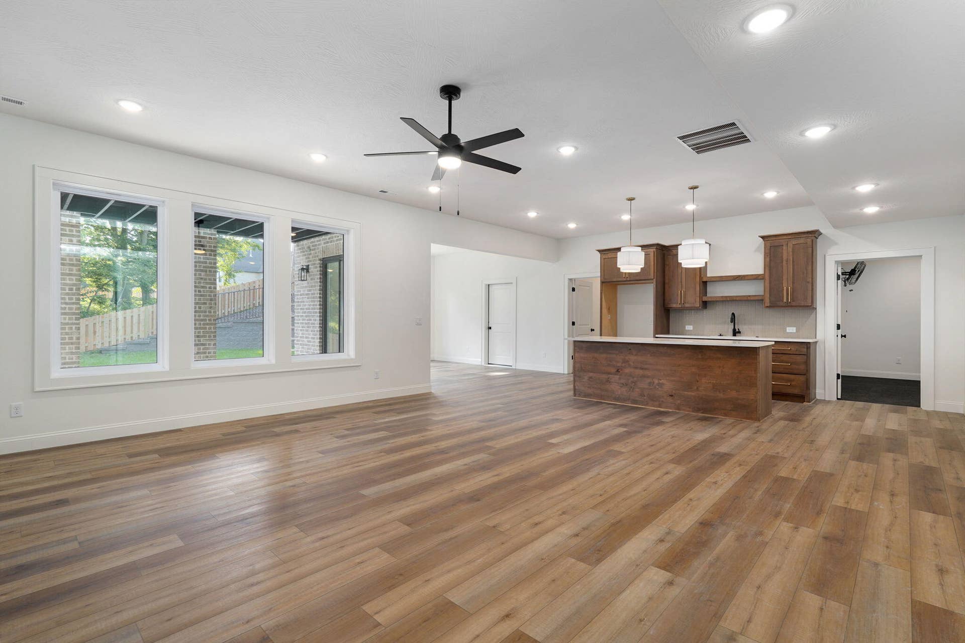 2011 N Silver Charm Ave-37