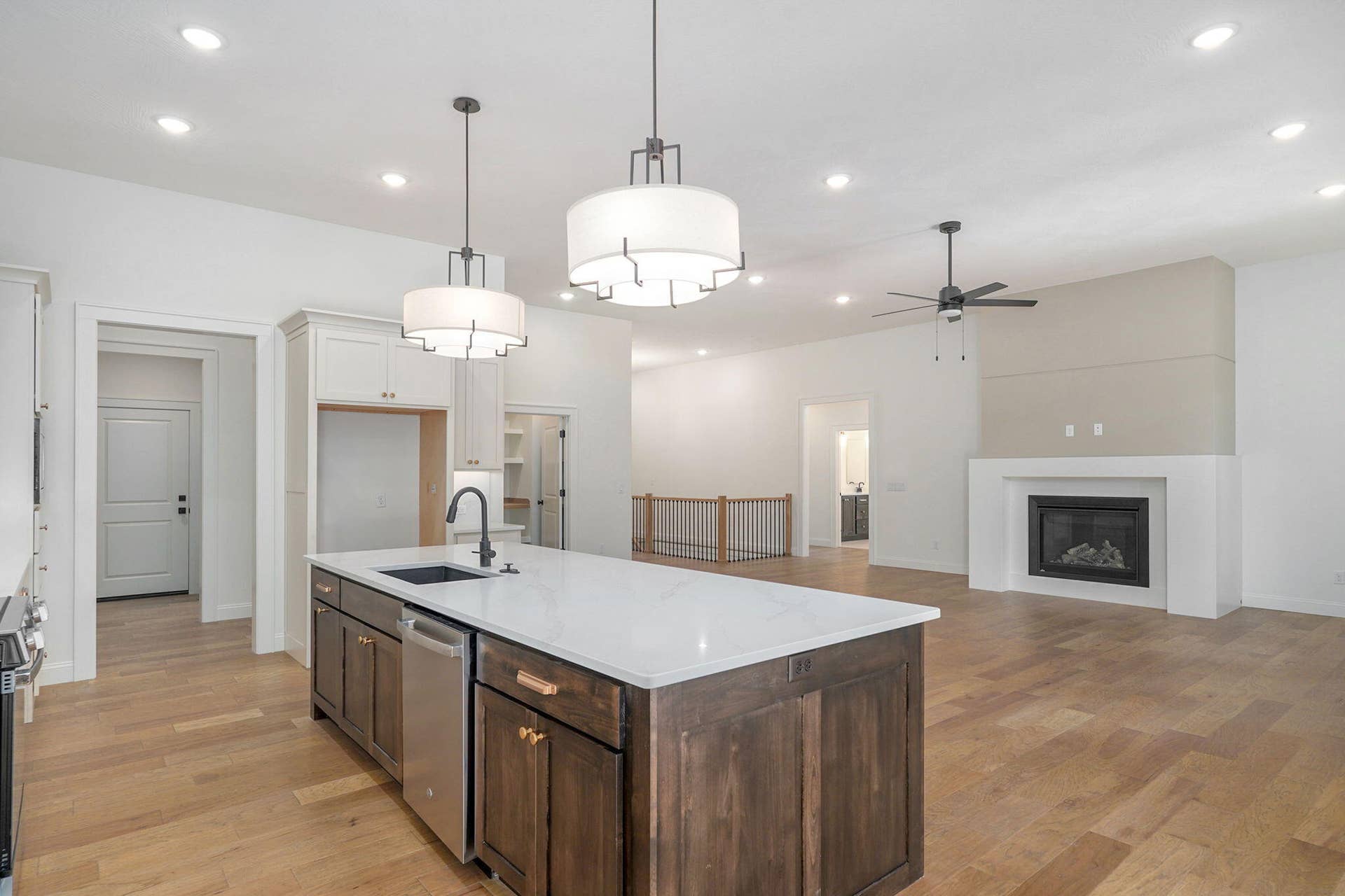 2011 N Silver Charm Ave-19