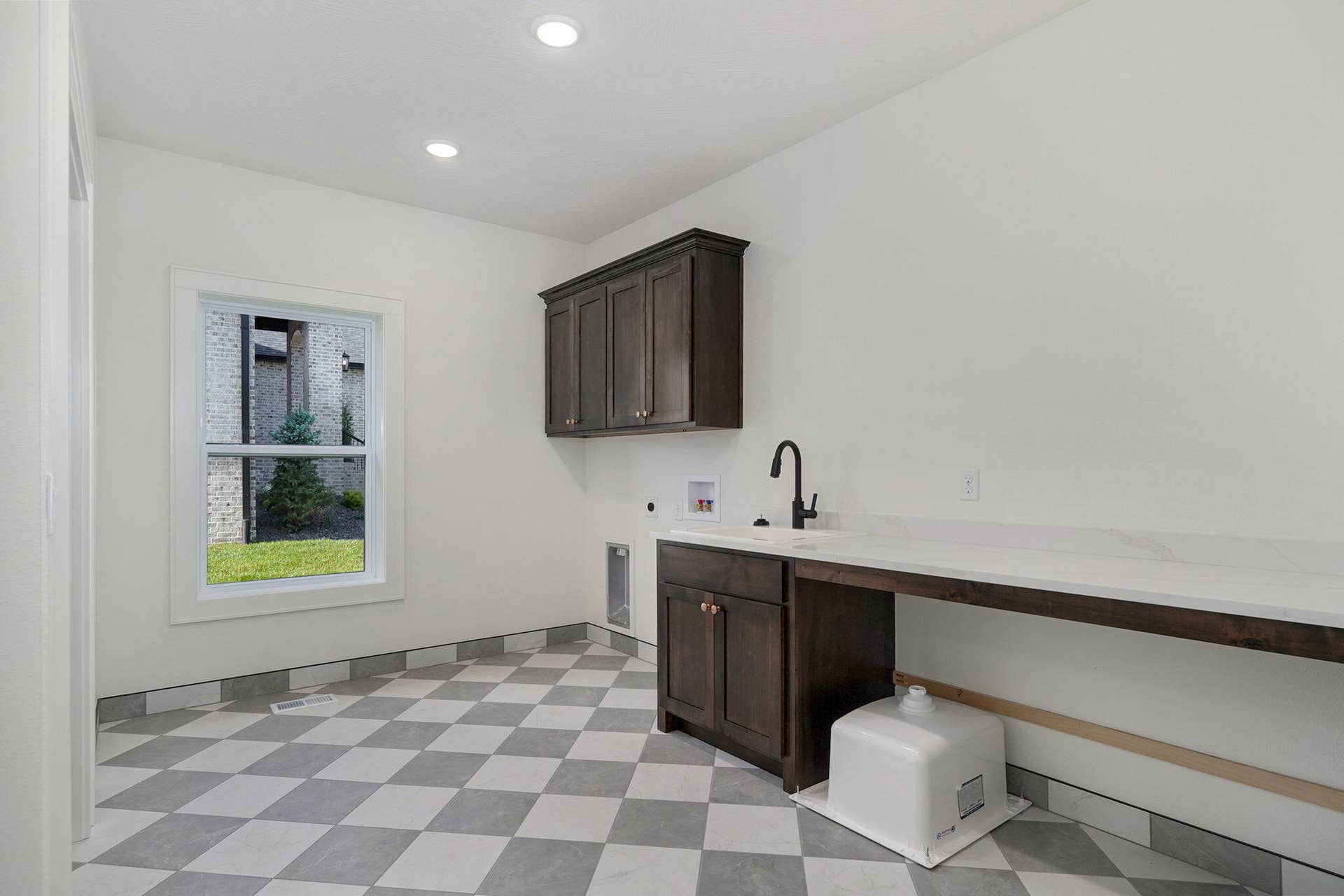 2011 N Silver Charm Ave-29