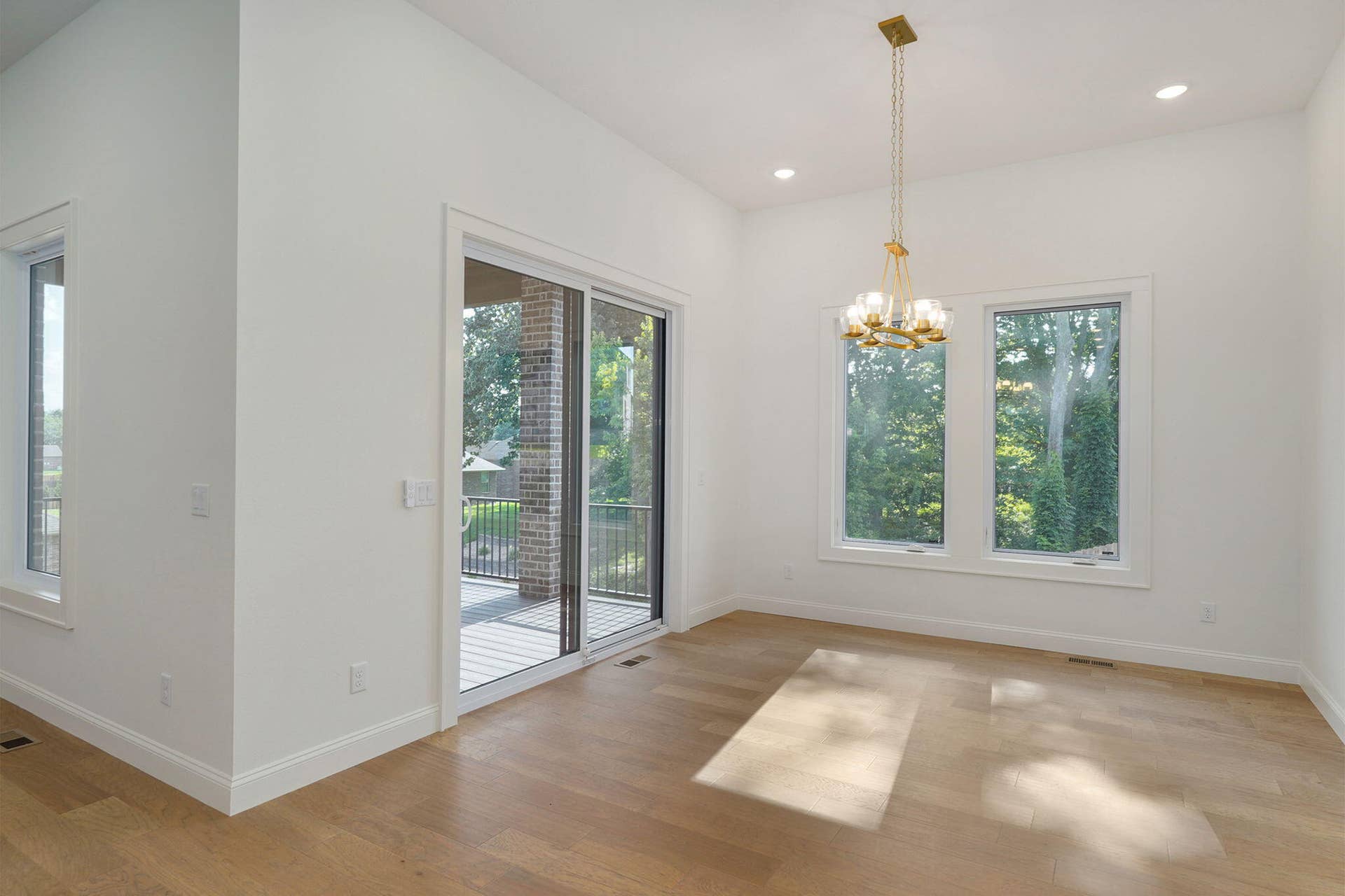2011 N Silver Charm Ave-18