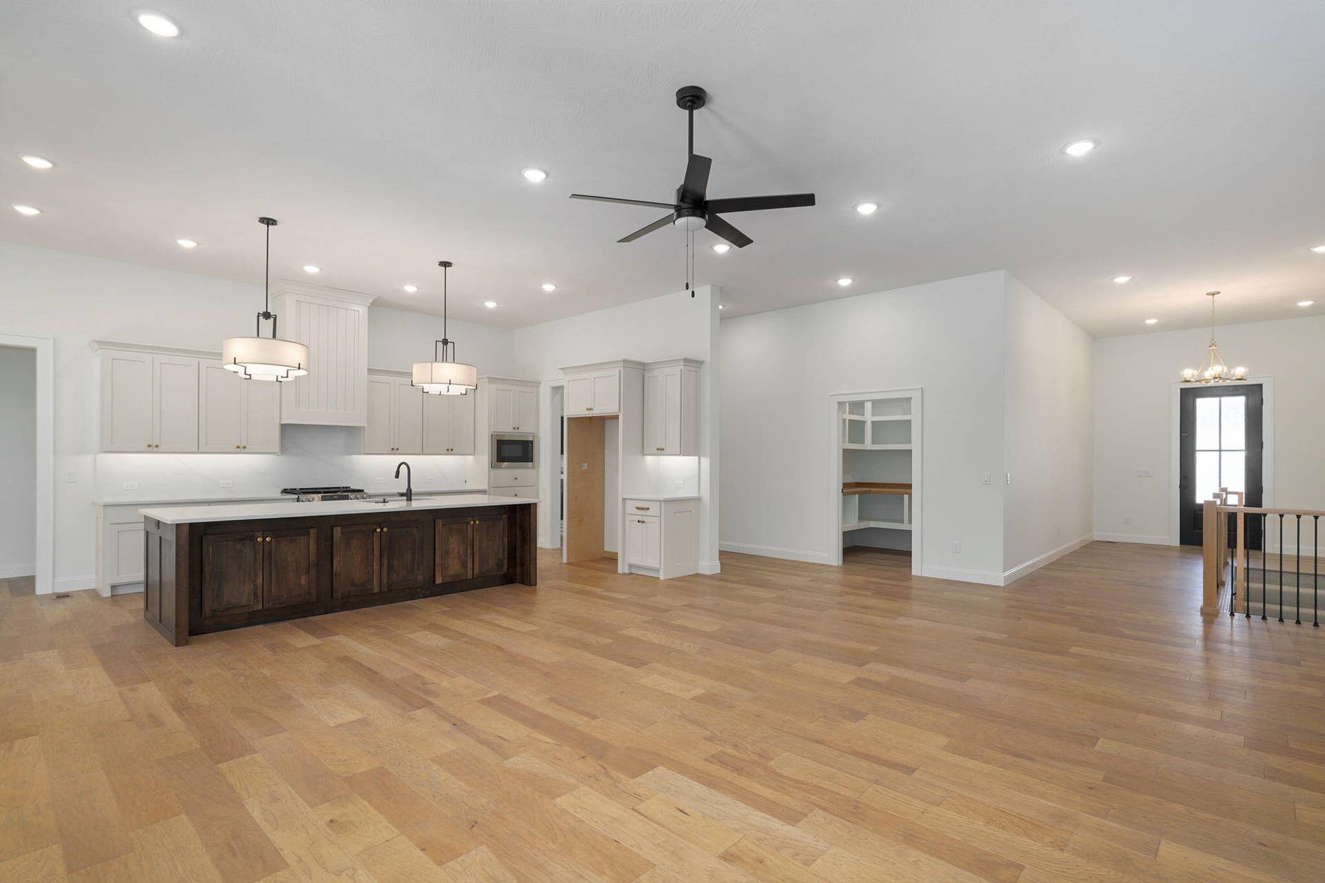 2011 N Silver Charm Ave-11