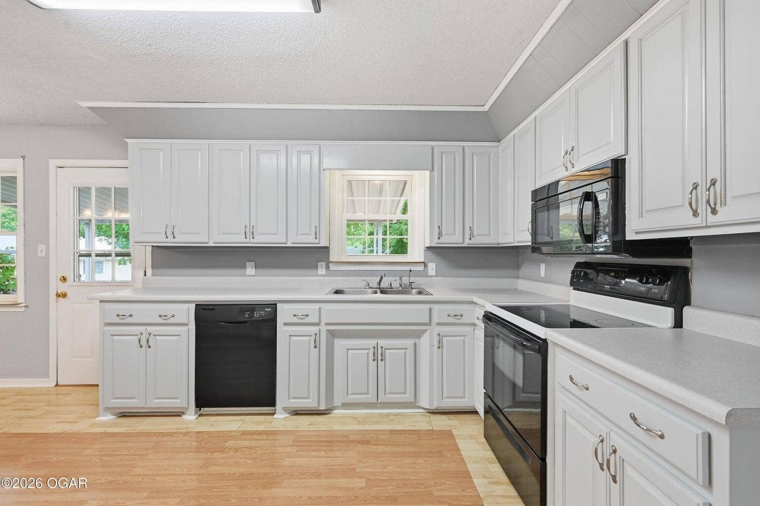 606 Elliff Street, Neosho, MO 64850 20261005203555649868000000-o
