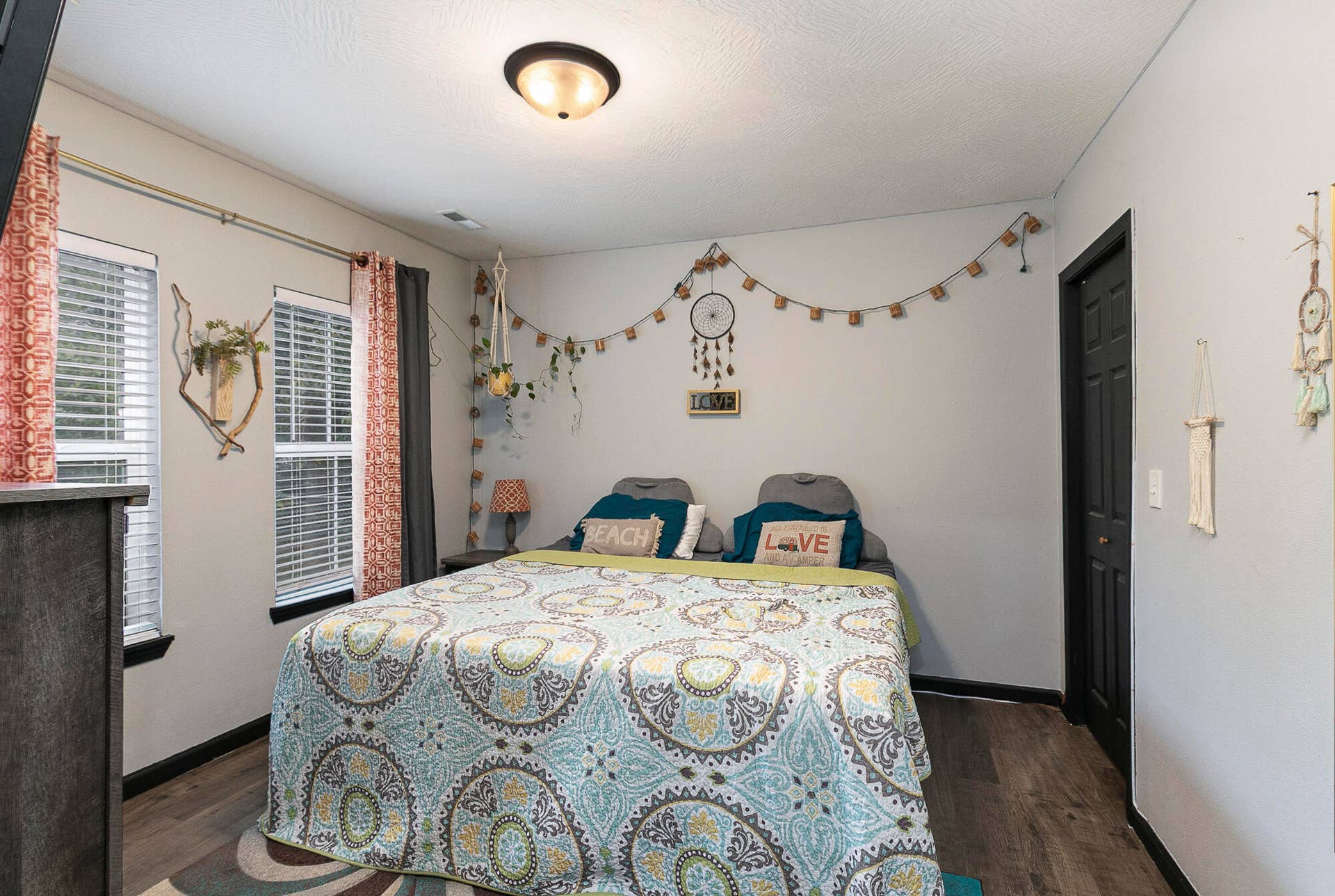 320 bedroom 1