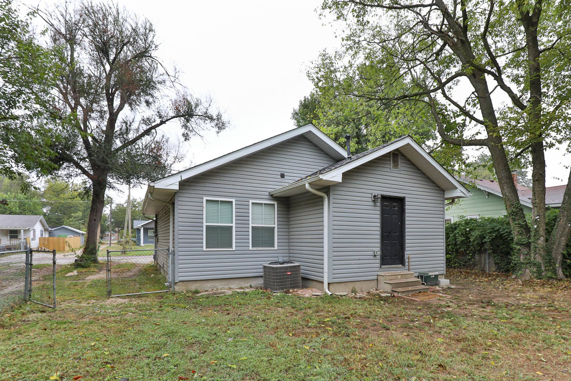 320 back yard 3