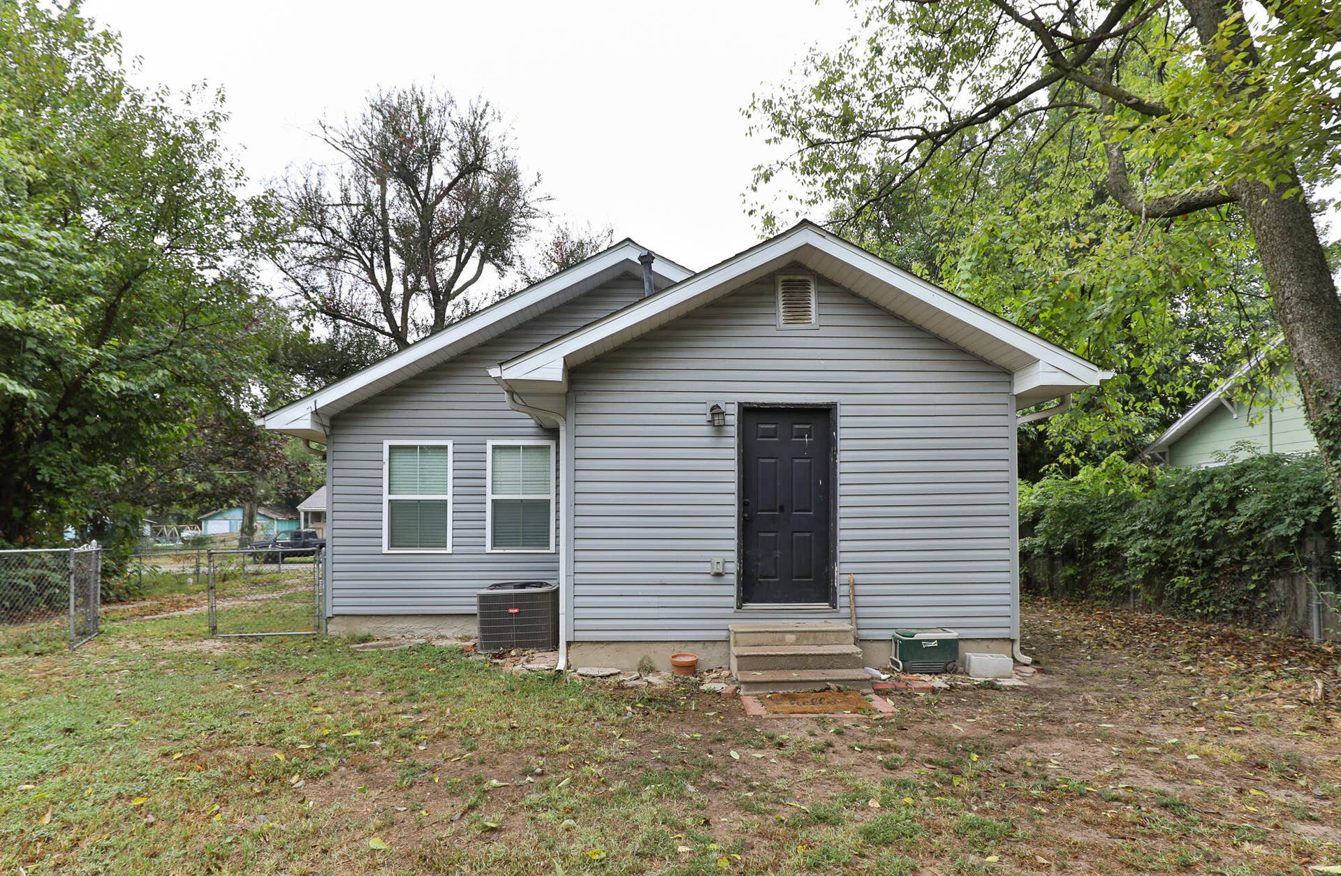 320 back yard 2
