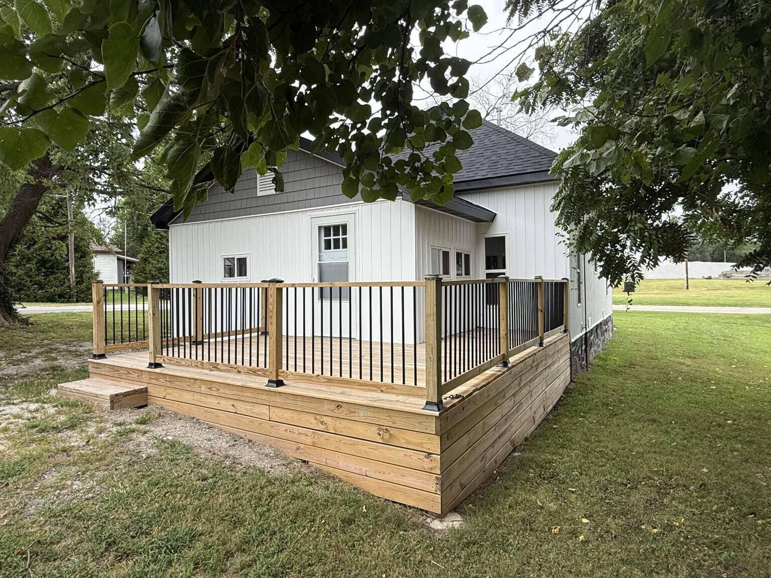 207 N Davis Street, Miller, MO 65707 Pennington.6