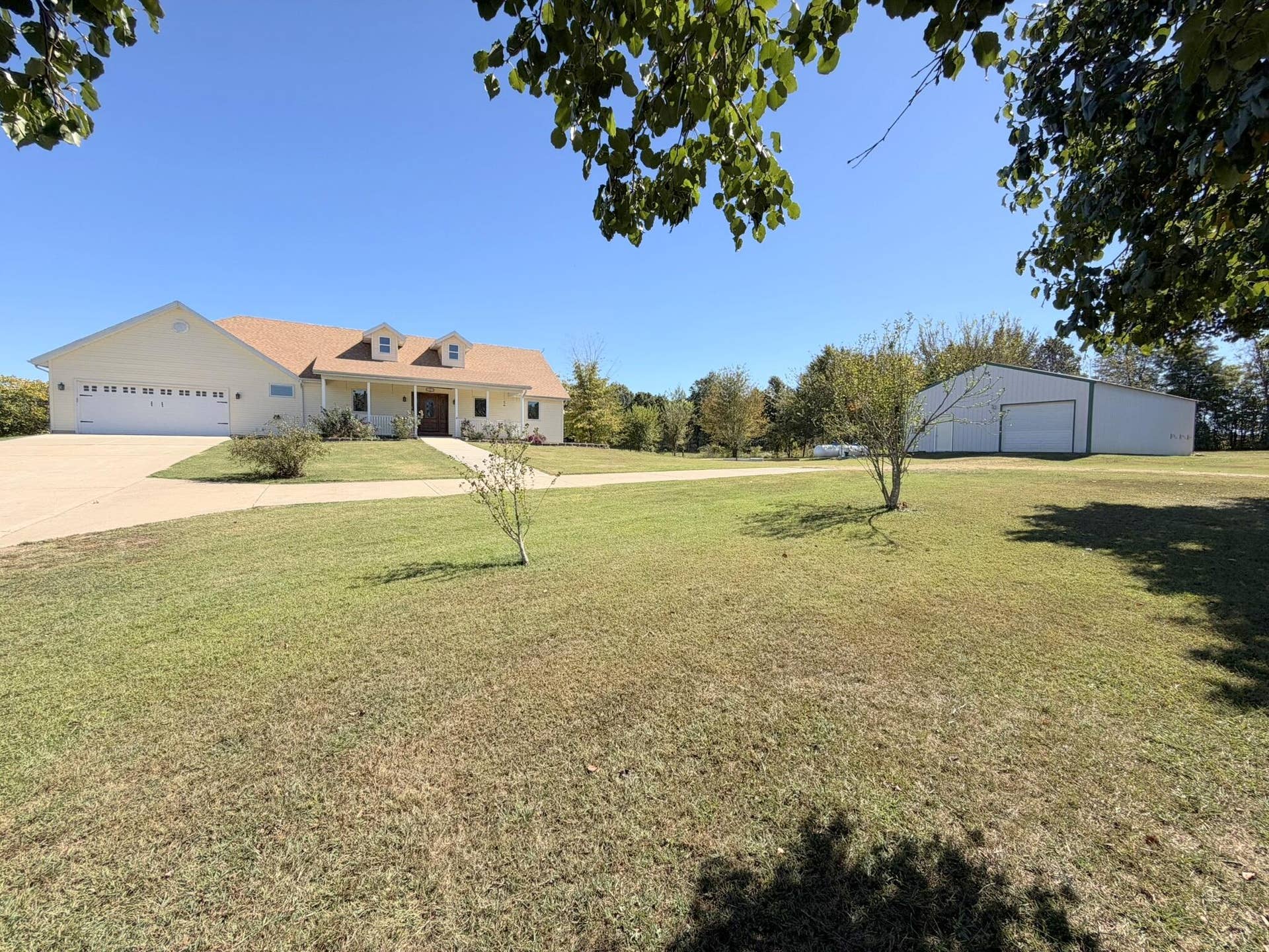 387 Fairoak Lane, Fordland, MO 65652 6.6 Acres - House & Shop