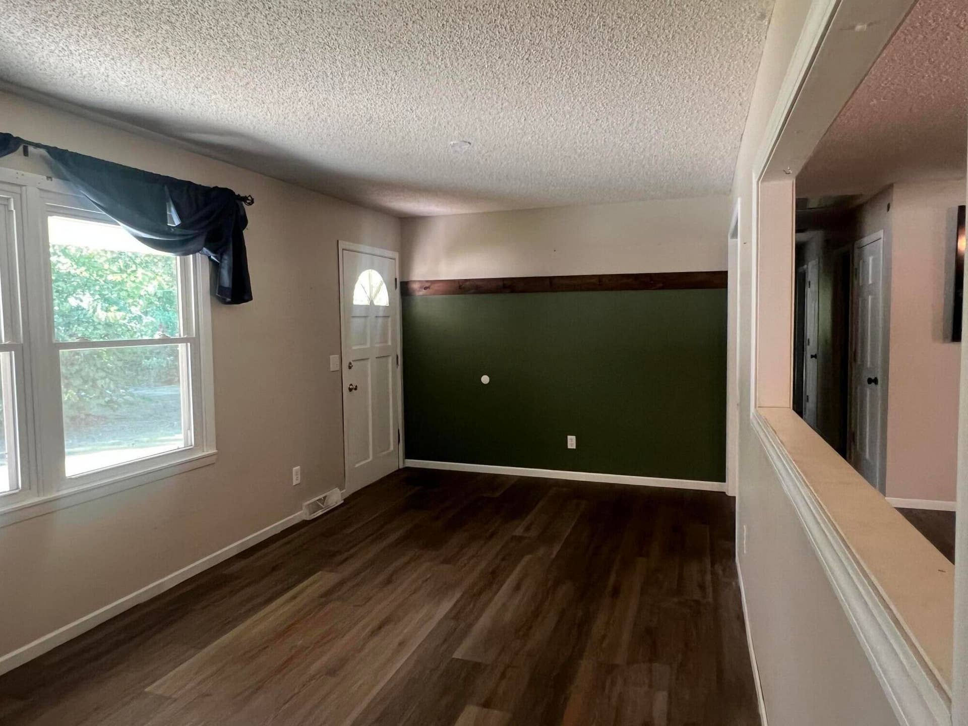 6290 N Alan Avenue, Willard, MO 65781 Front Living Room
