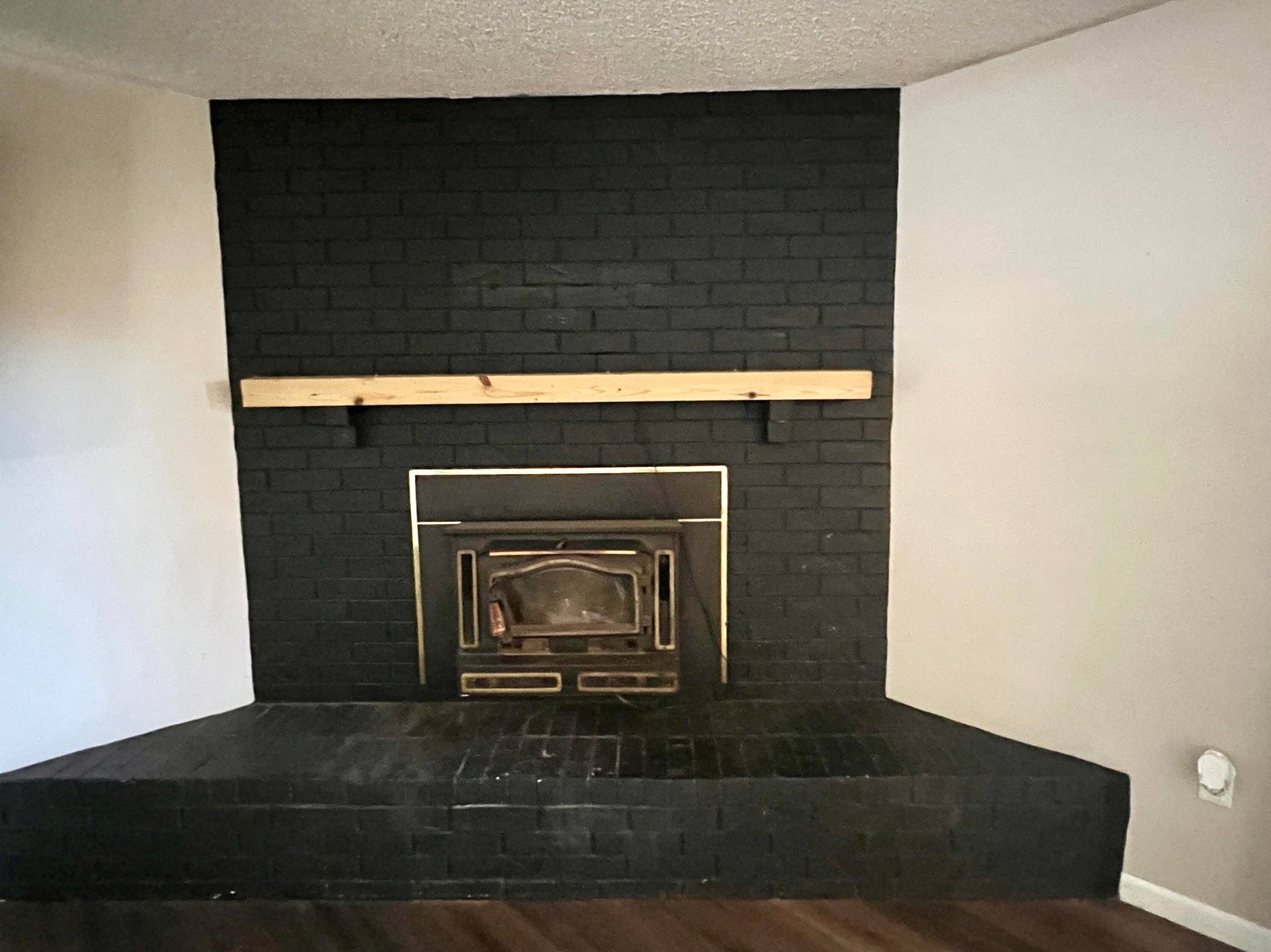 6290 N Alan Avenue, Willard, MO 65781 Fireplace