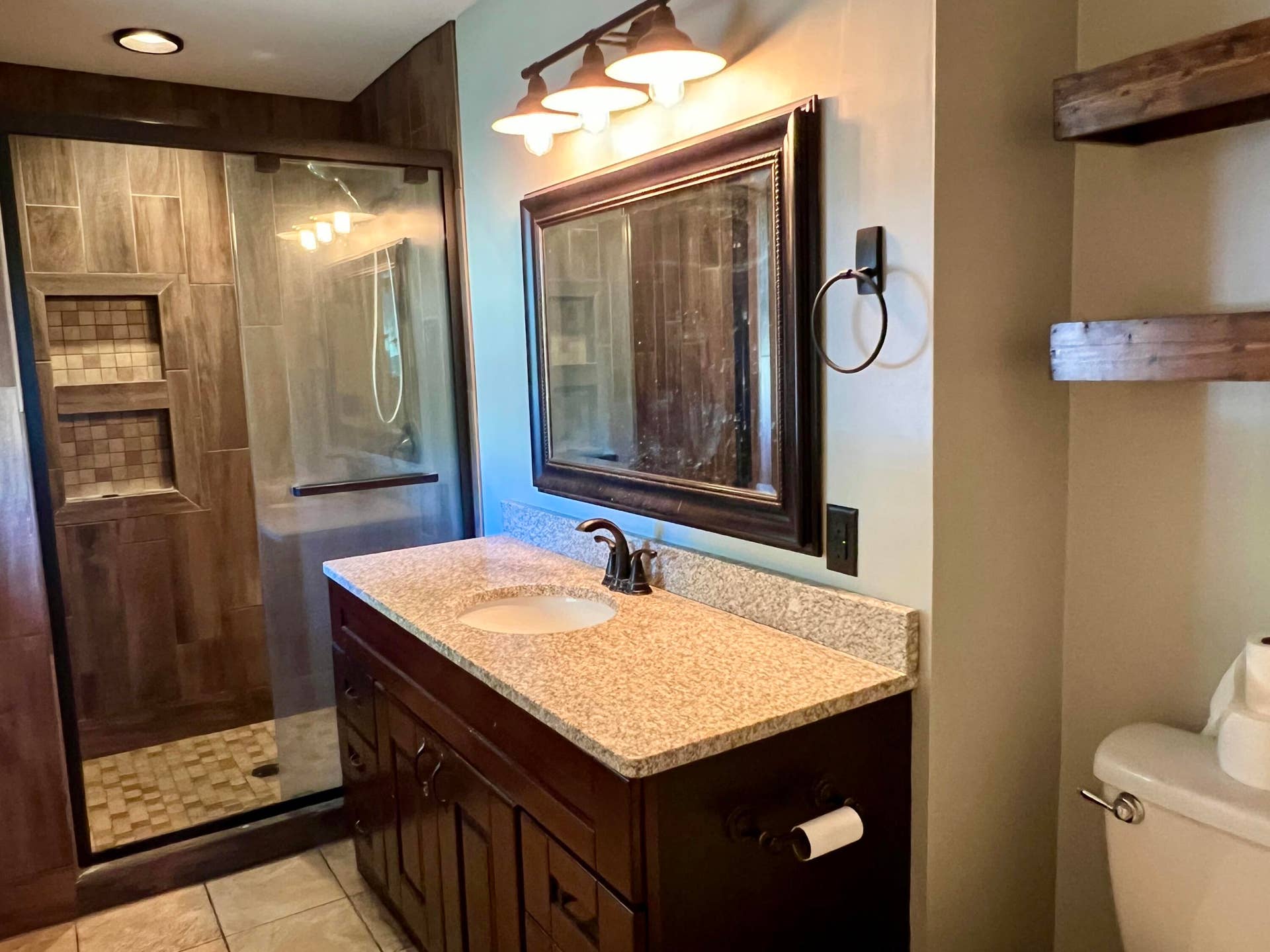 6290 N Alan Avenue, Willard, MO 65781 Master Bdr Bathroom