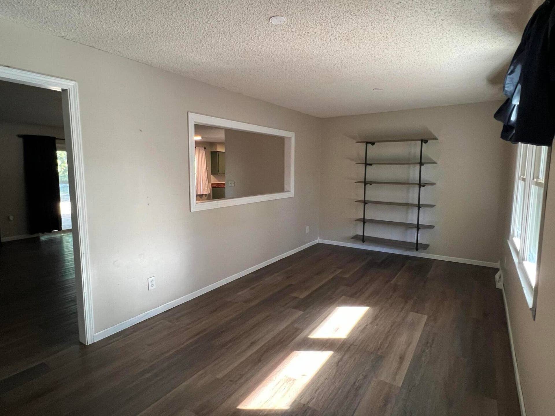 6290 N Alan Avenue, Willard, MO 65781 Living Room