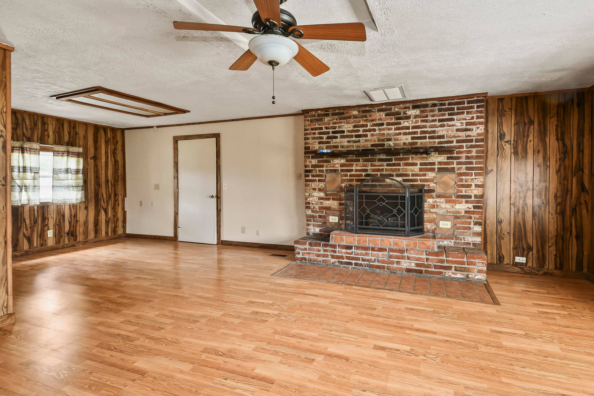 1261 W North Street, Springfield, MO 65803 09 (15)