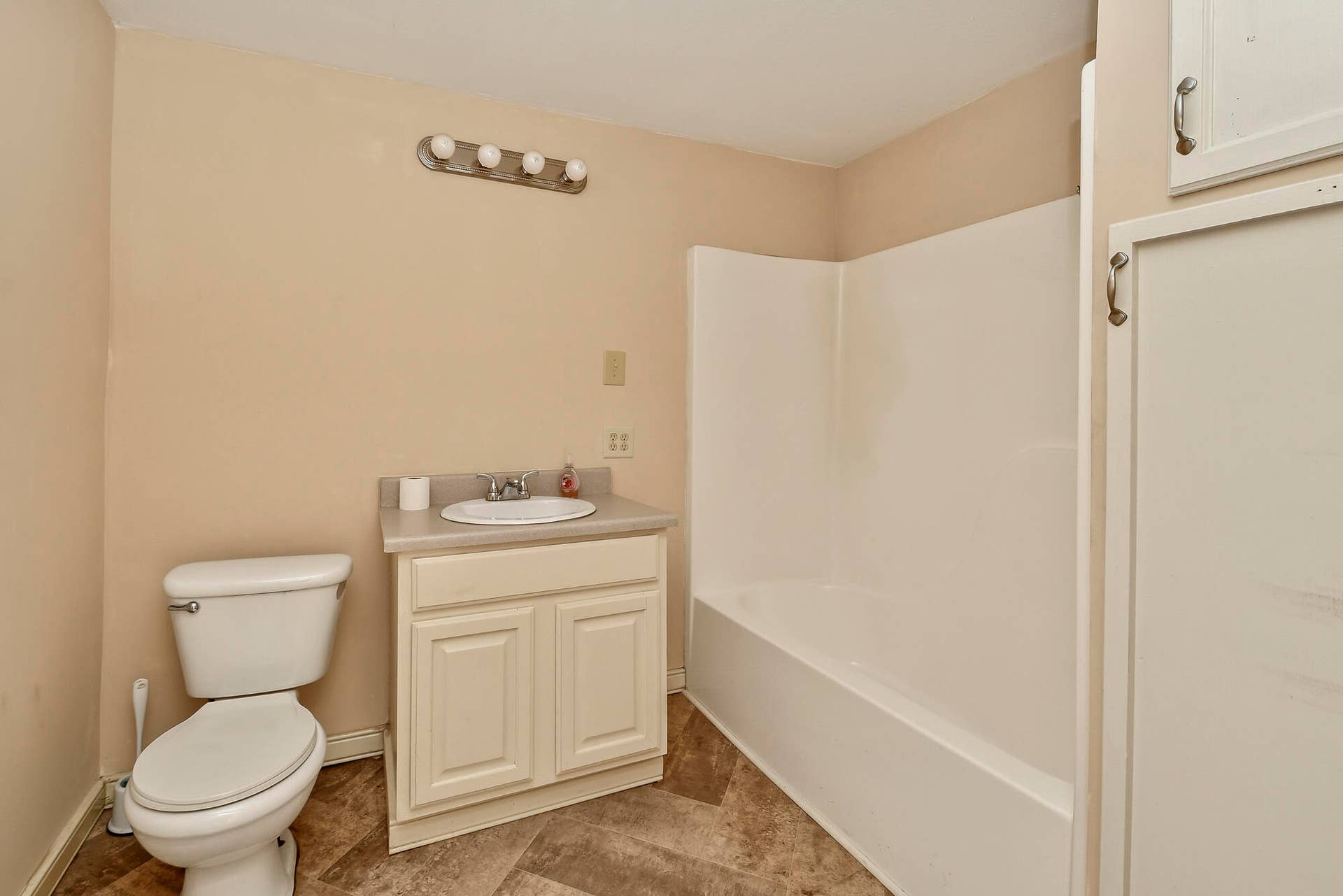 1261 W North Street, Springfield, MO 65803 31 (9)
