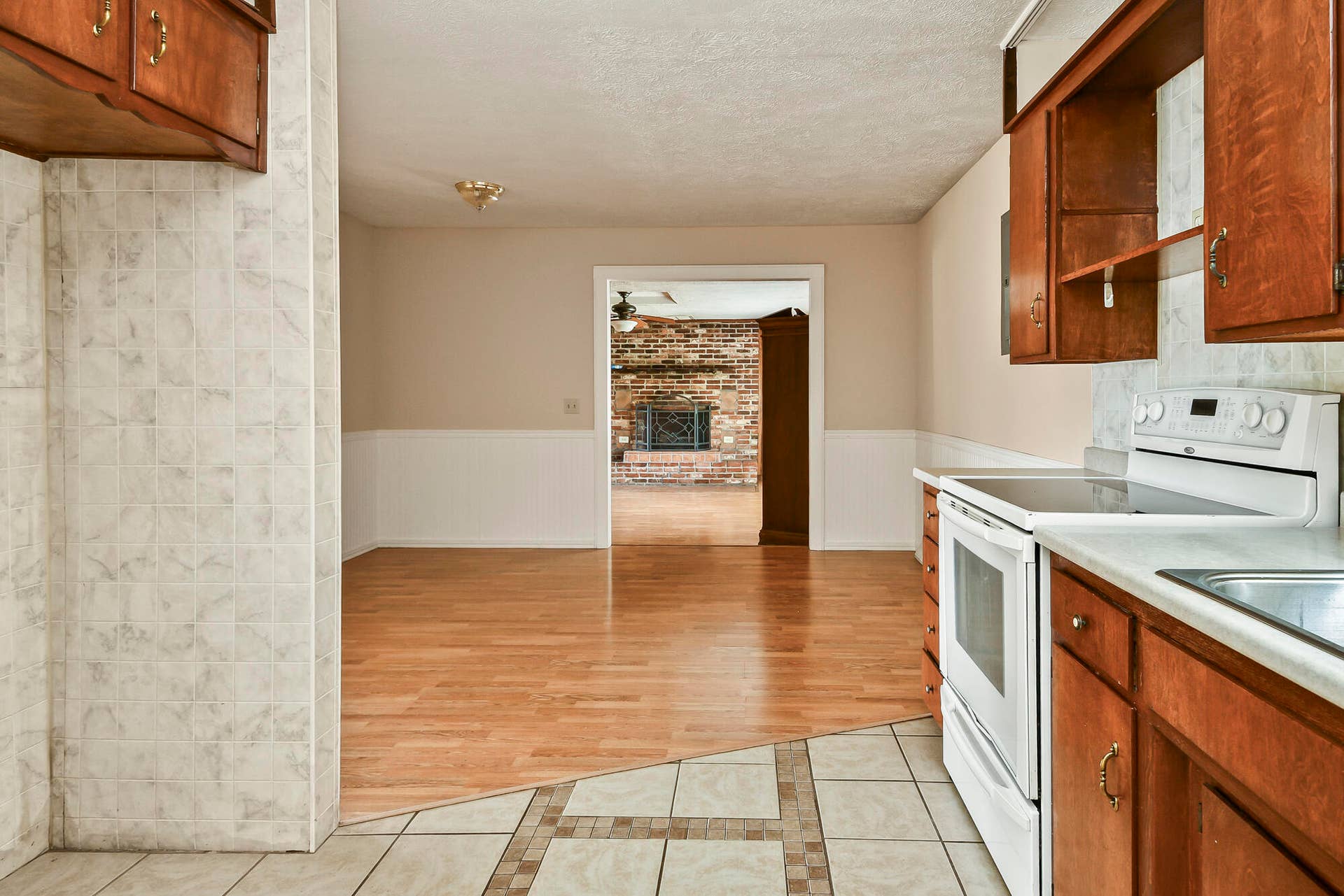 1261 W North Street, Springfield, MO 65803 21 (15)