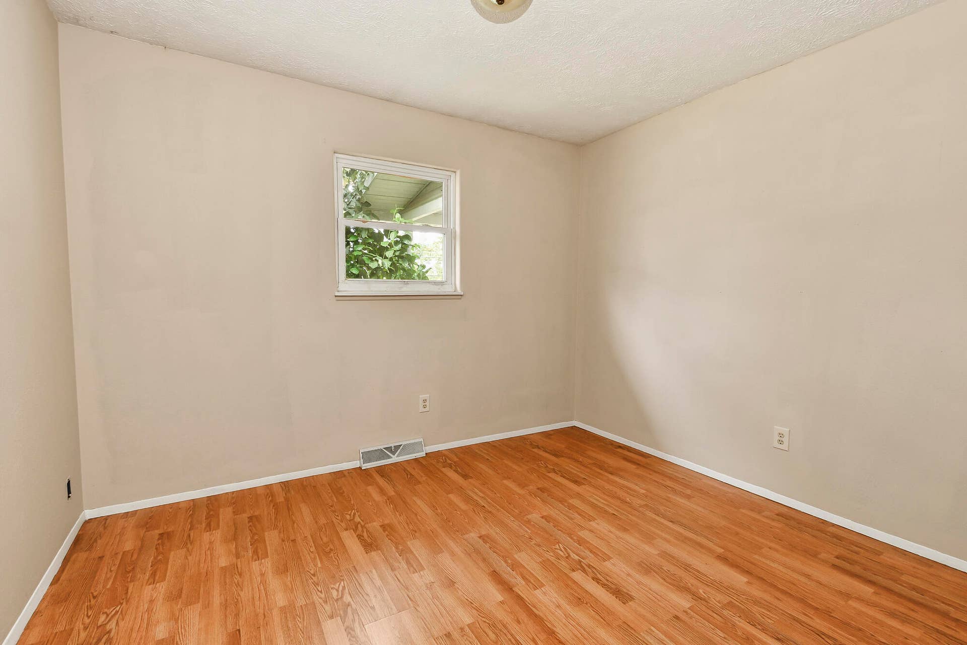 1261 W North Street, Springfield, MO 65803 27 (12)