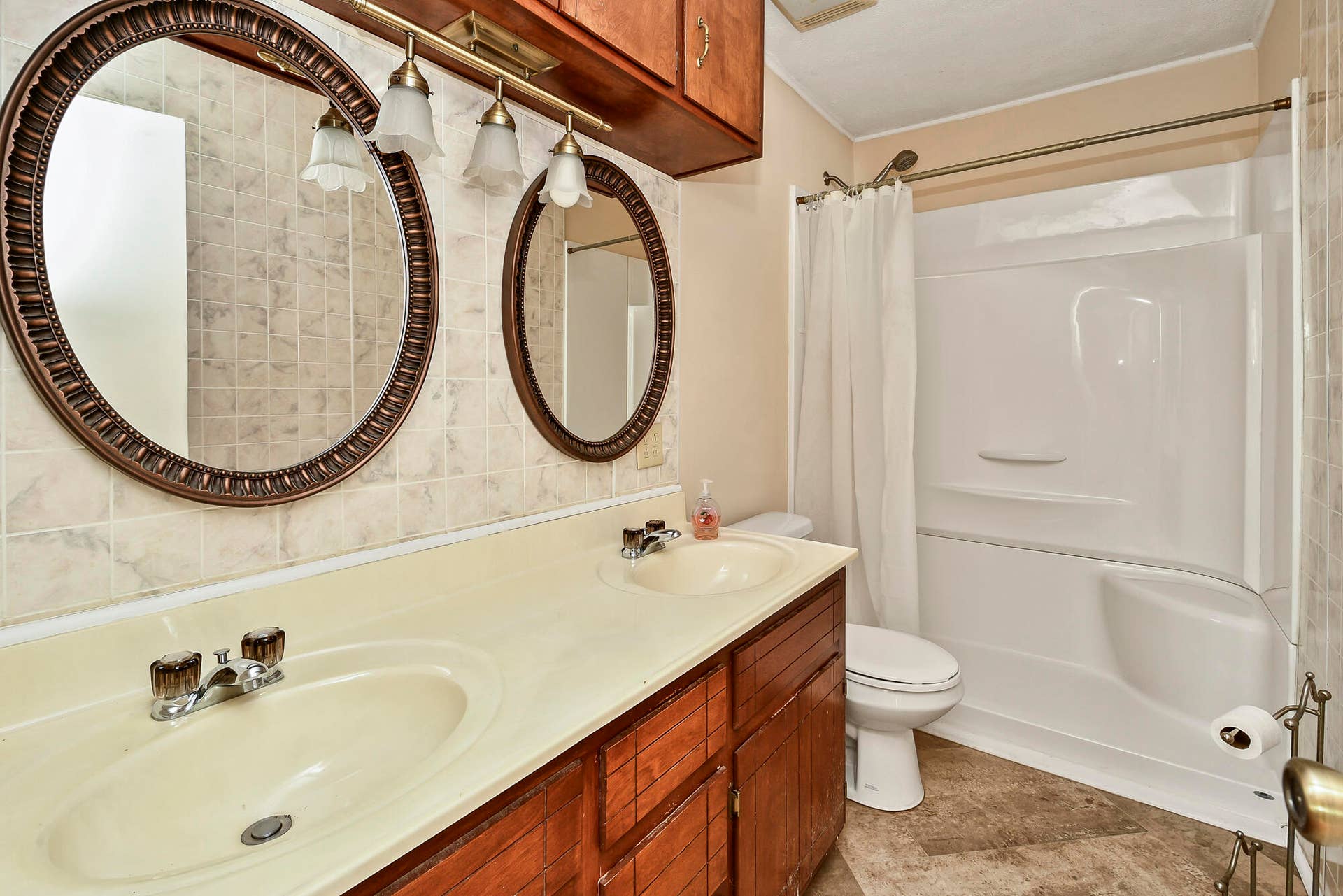 1261 W North Street, Springfield, MO 65803 29 (14)