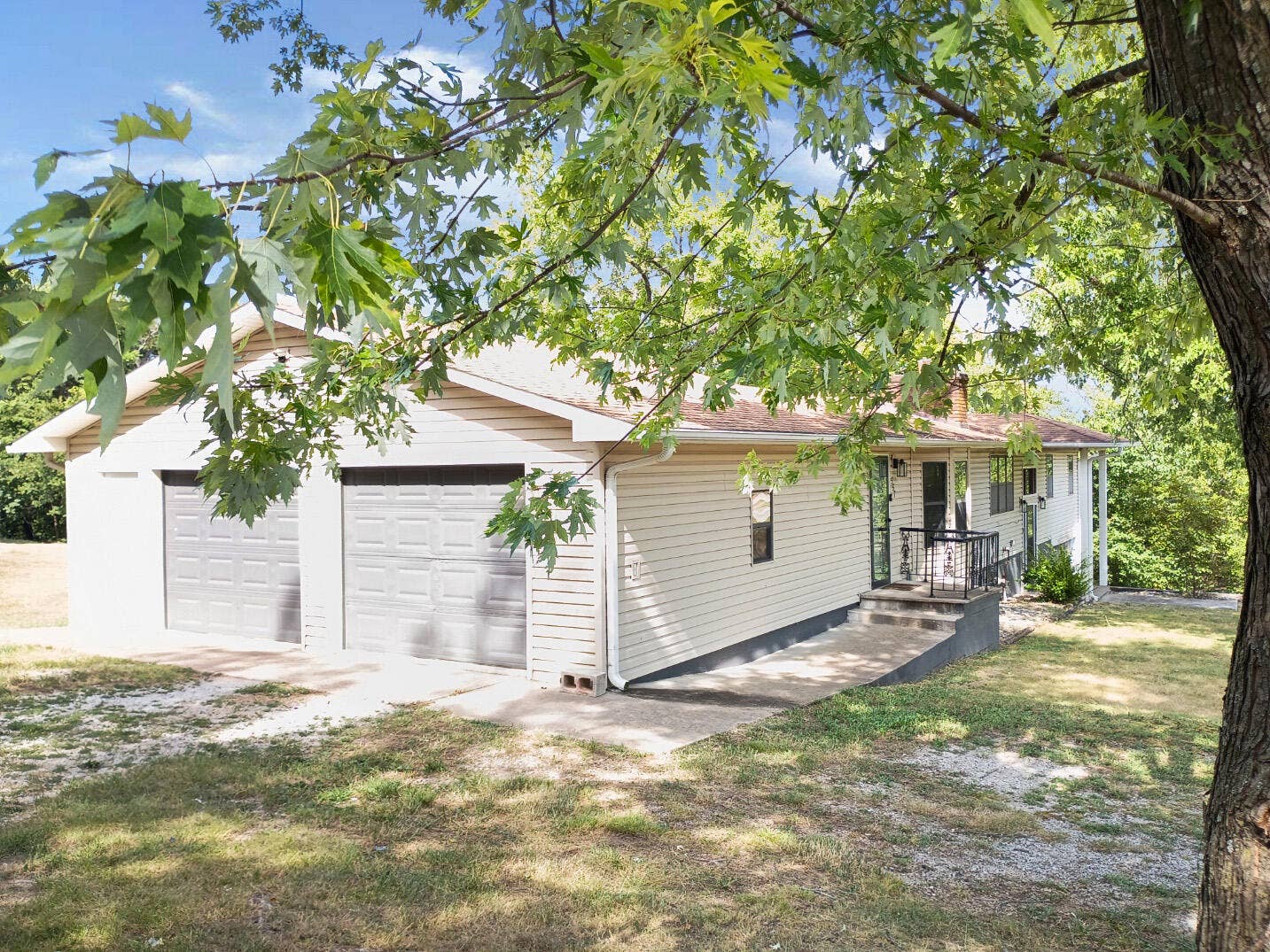 557 E Church Street, Granby, MO 64844 557 Ext.LSide.Marketing