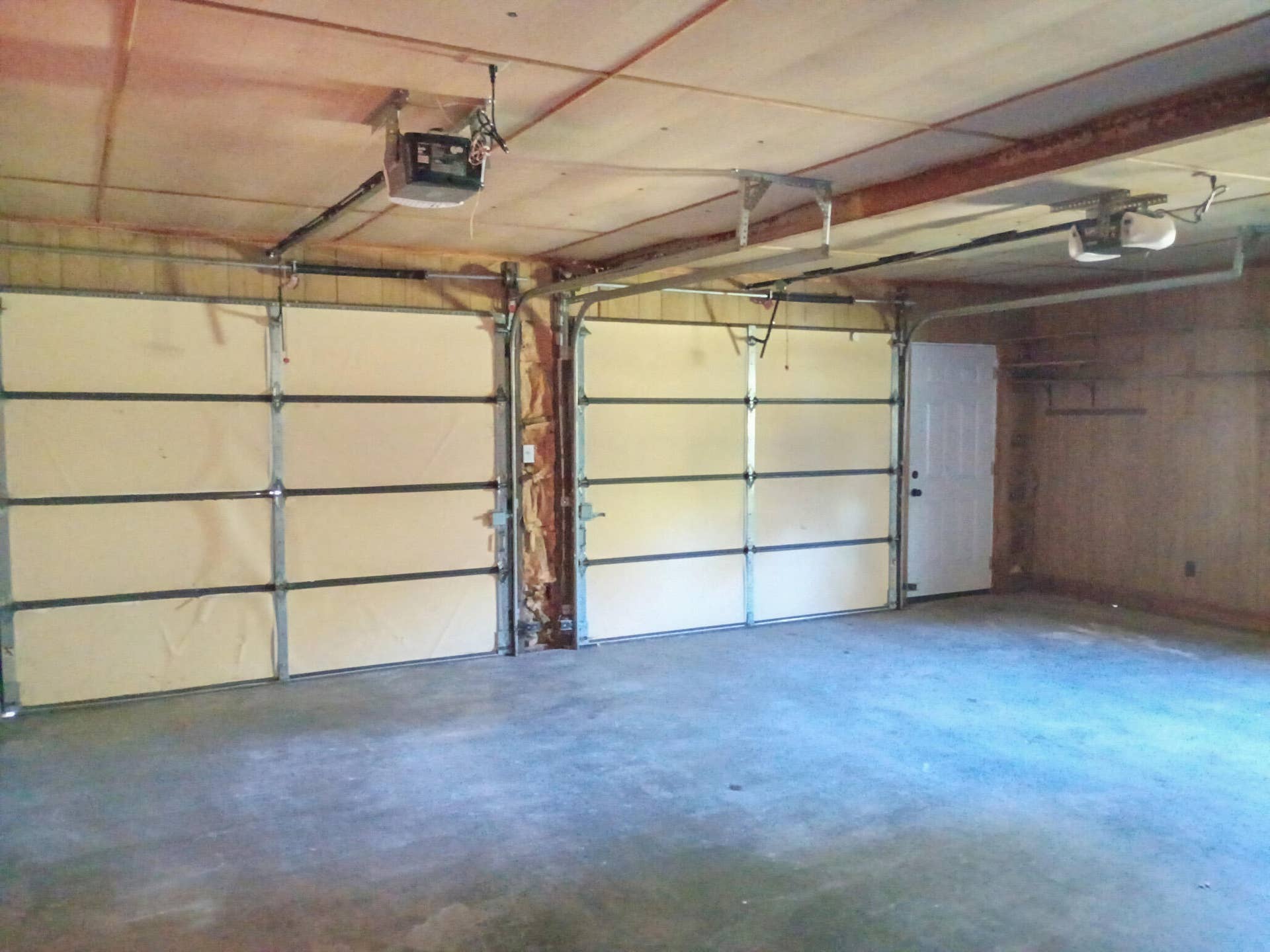 557 E Church Street, Granby, MO 64844 557 Attached Garage.Interior