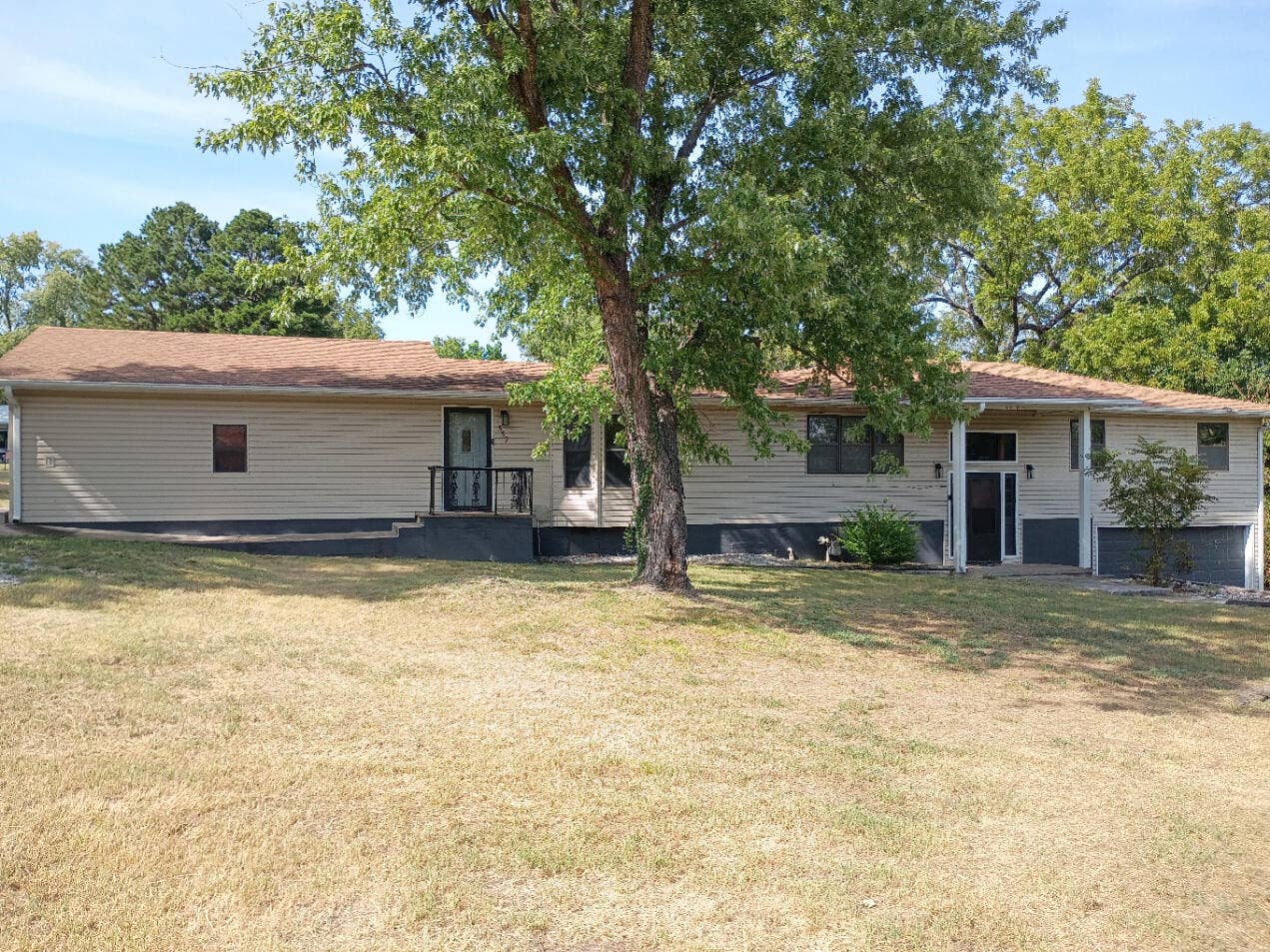 557 E Church Street, Granby, MO 64844 Front View