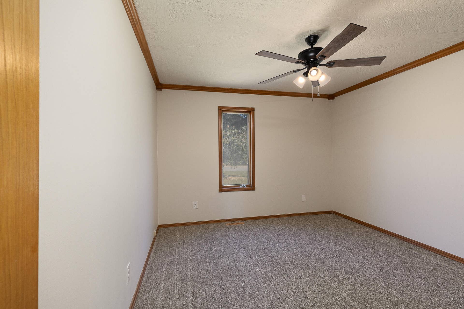 1106 W Seminole Street, Springfield, MO 65807 7M4A7084-Edit