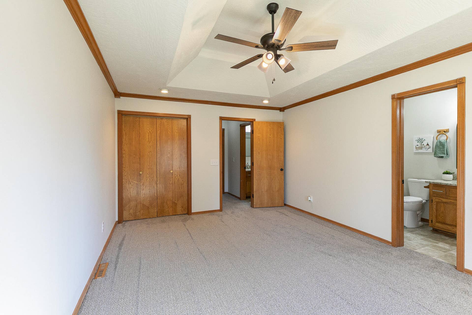 1106 W Seminole Street, Springfield, MO 65807 7M4A7070-Edit