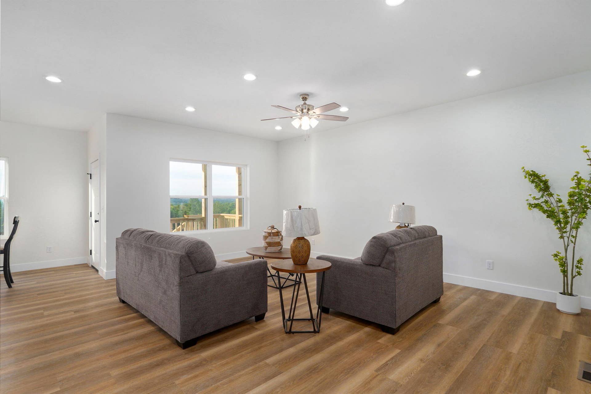 1003 W Jay St-7