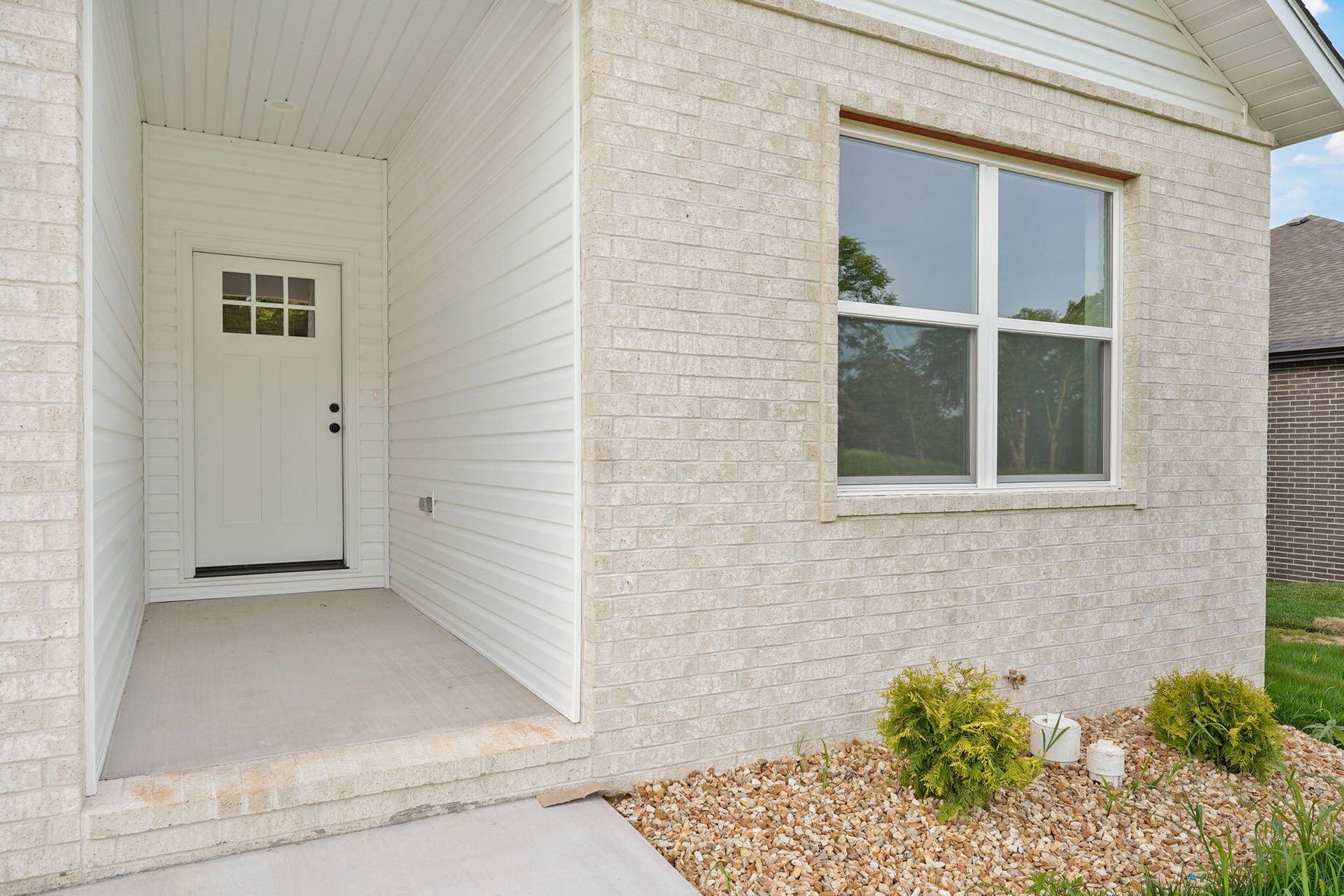 1003 W Jay St-4