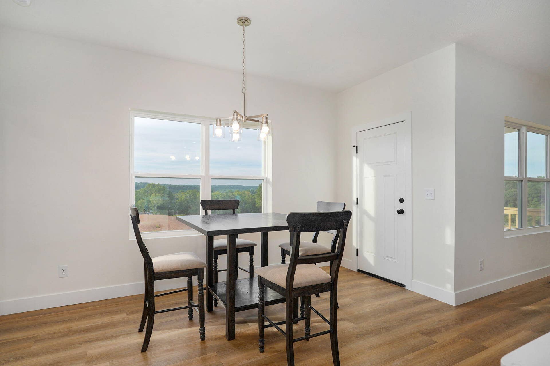 1003 W Jay St-14