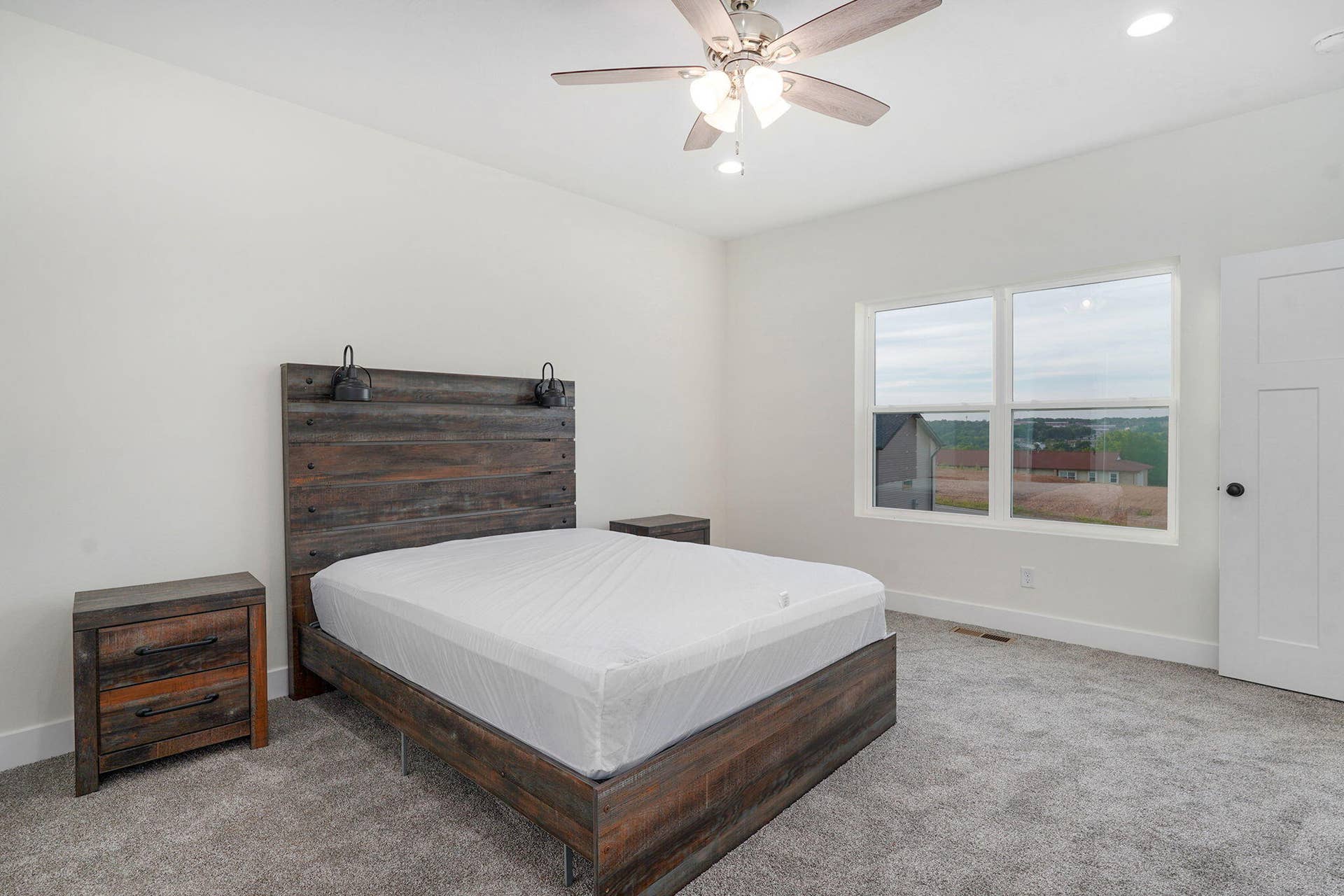 1003 W Jay St-17