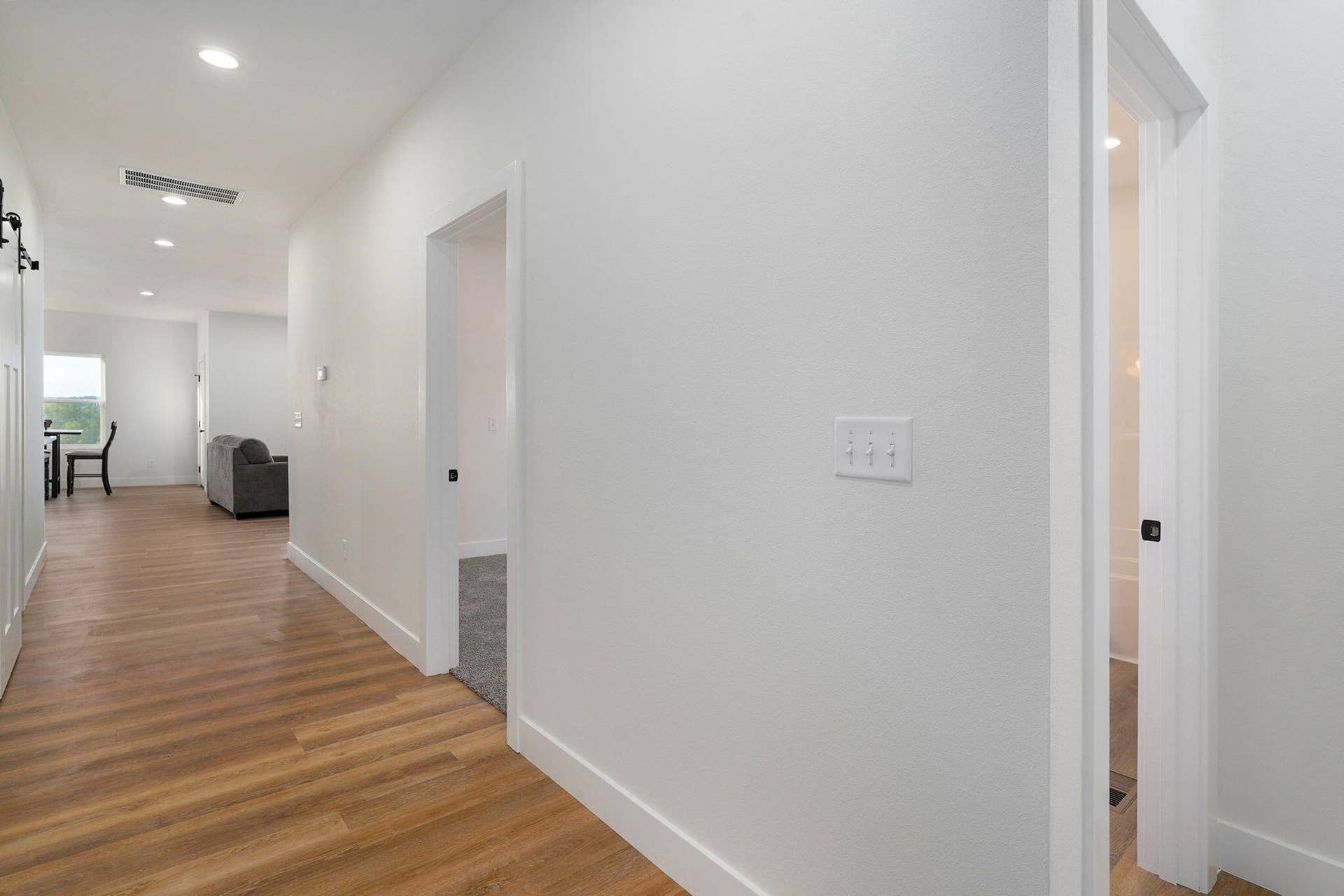 1003 W Jay St-6