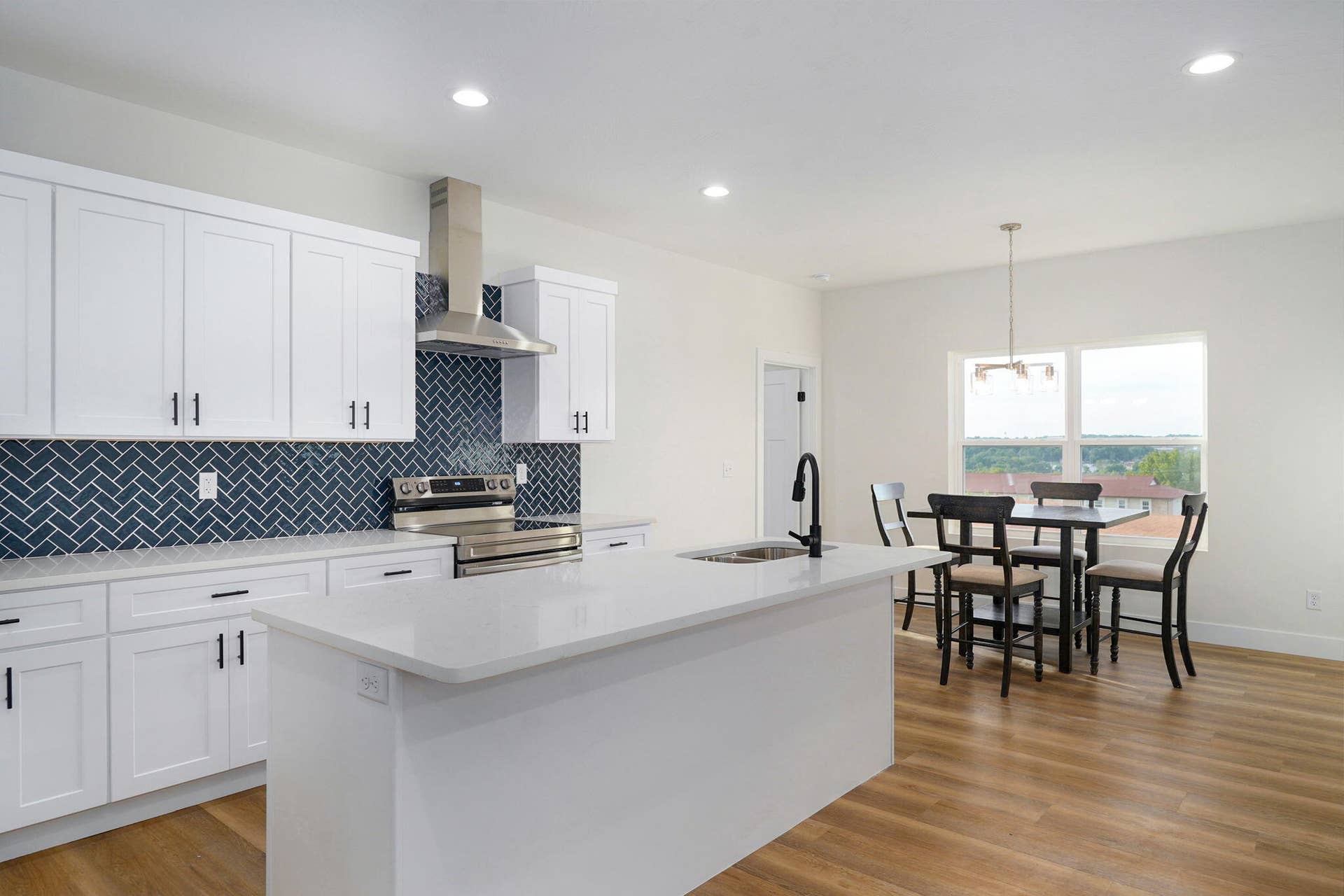 1003 W Jay St-11
