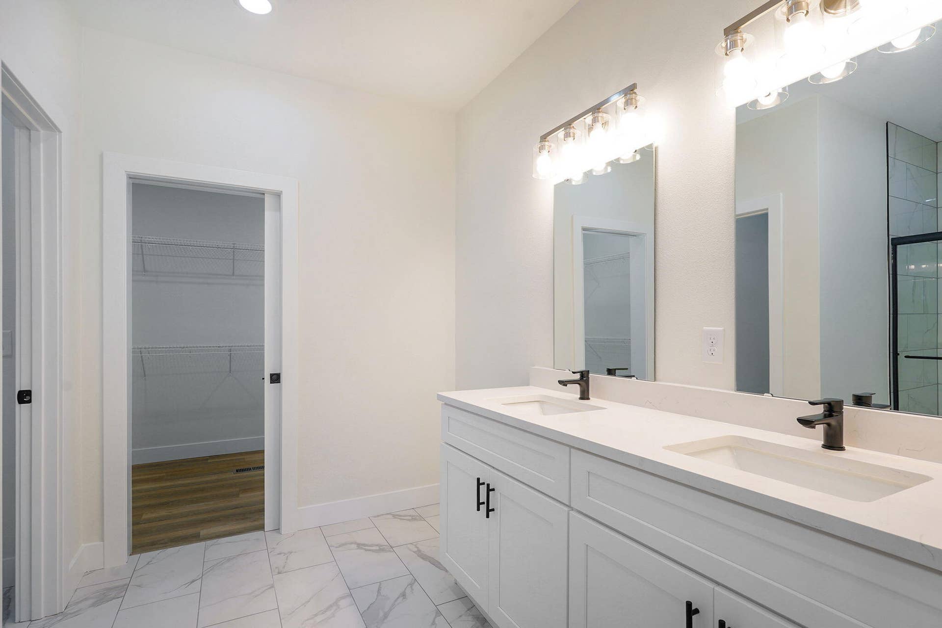 1003 W Jay St-18