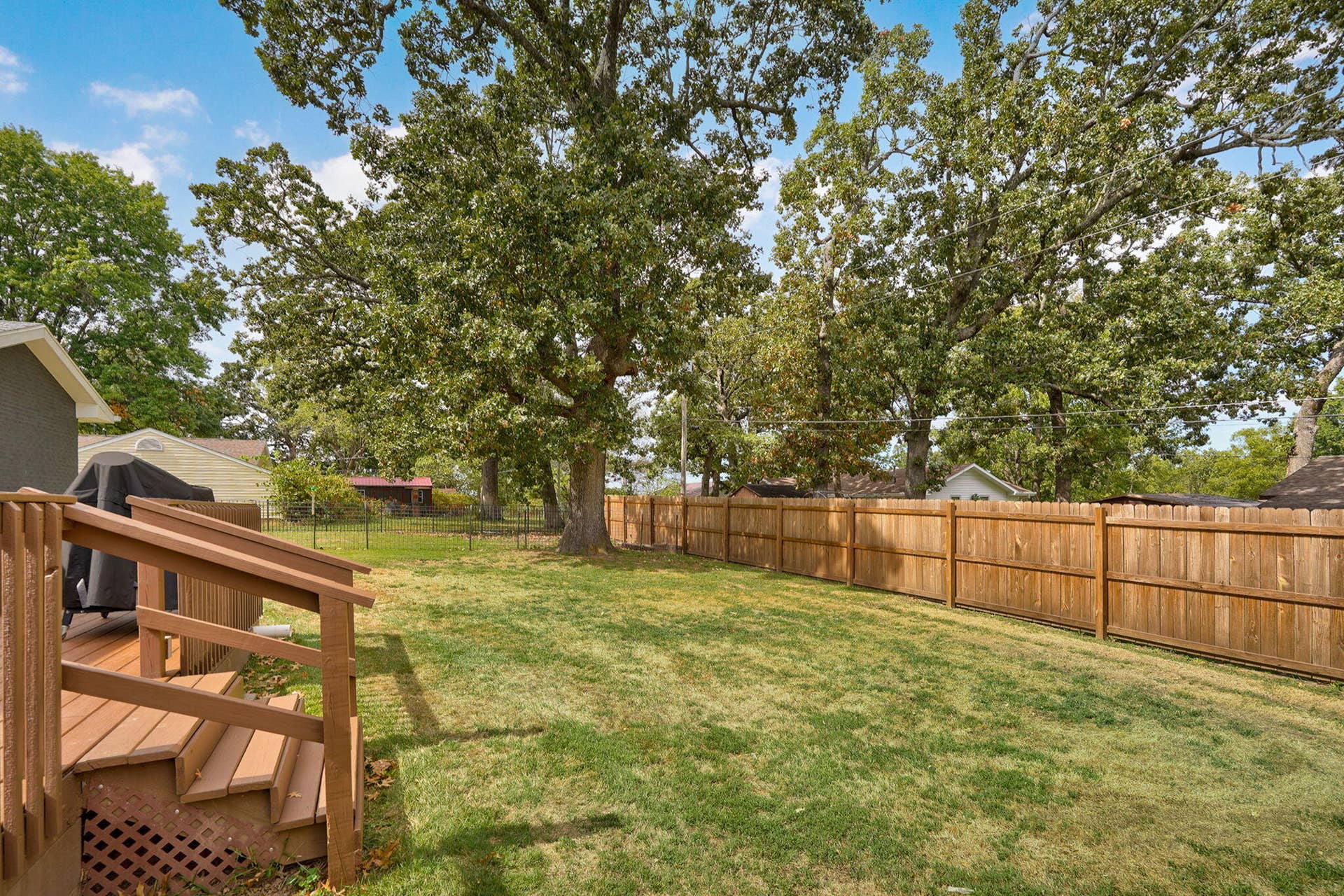 530 Oak Lane, Mt Vernon, MO 65712 Fenced Yard