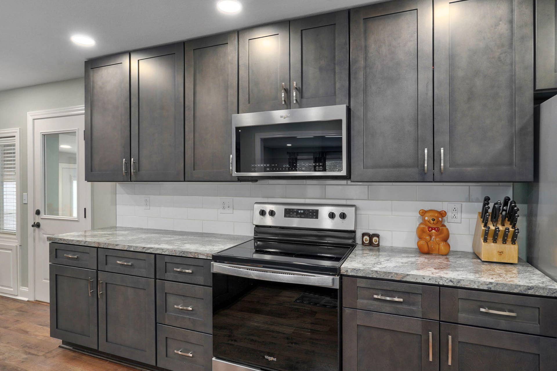 530 Oak Lane, Mt Vernon, MO 65712 New Cabinets