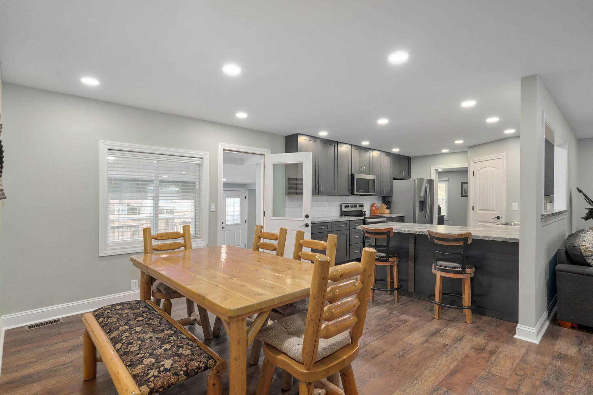 530 Oak Lane, Mt Vernon, MO 65712 Dining Area