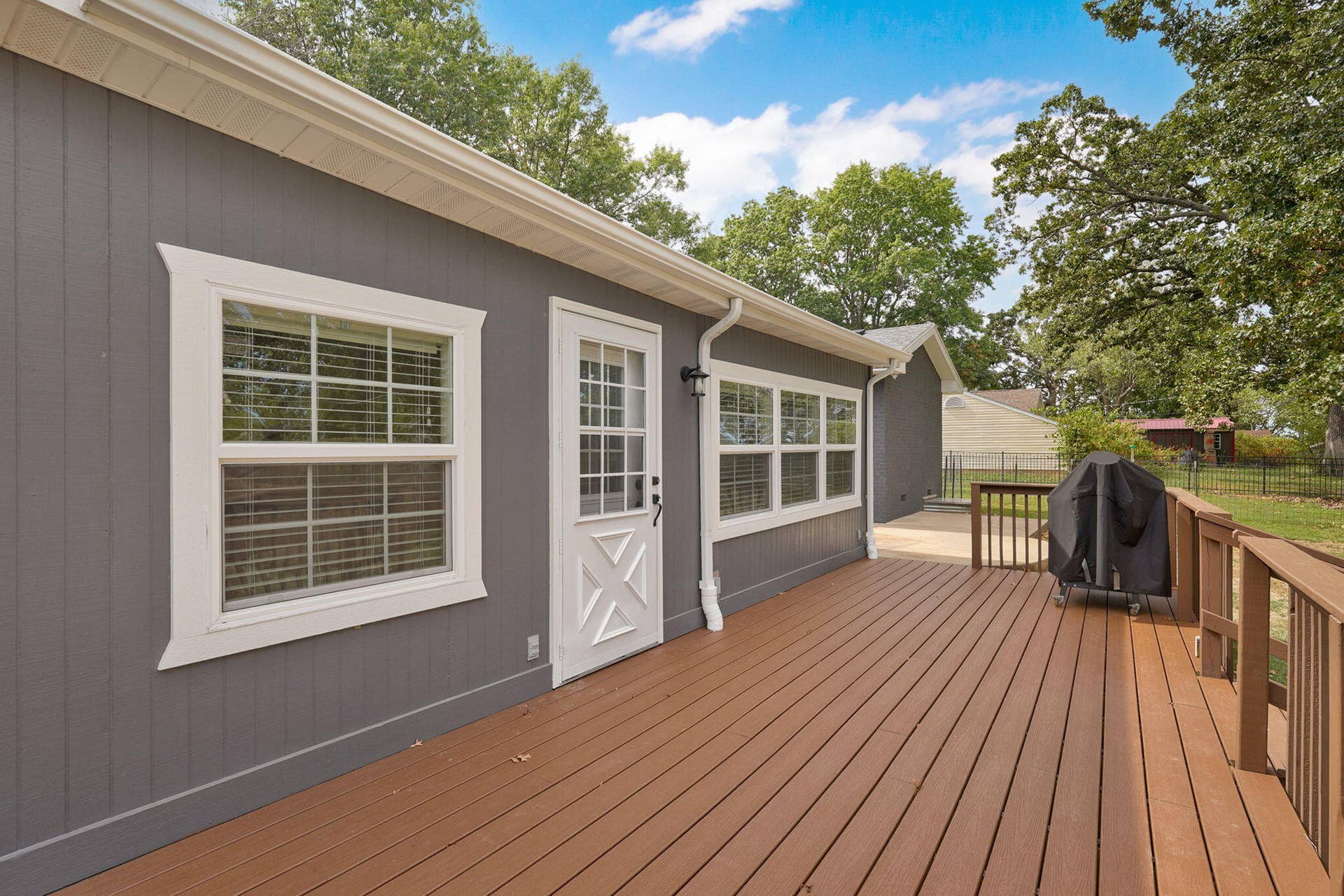 530 Oak Lane, Mt Vernon, MO 65712 New Deck